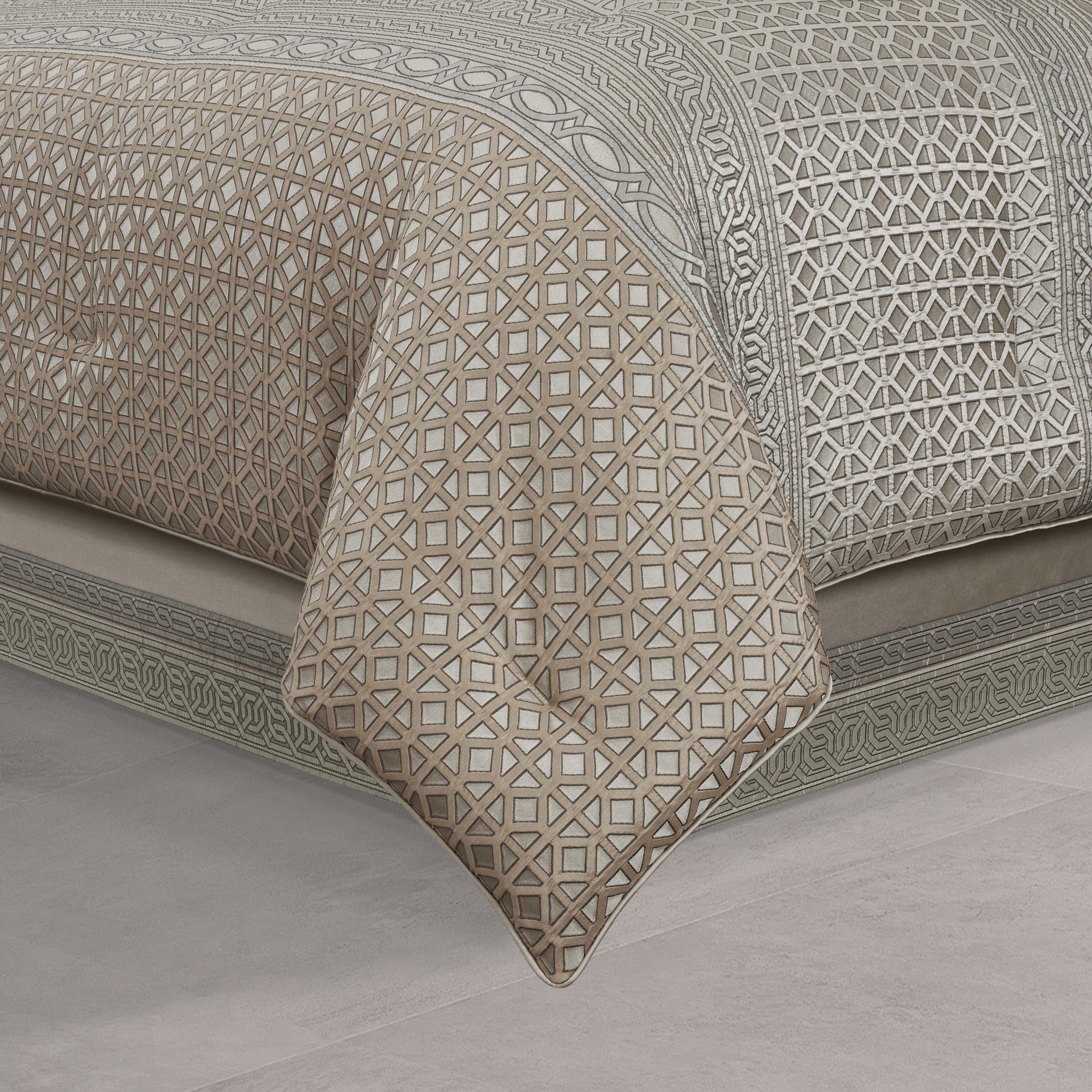 Alaro Spa 4 Piece Comforter Set Comforter Sets By J. Queen New York
