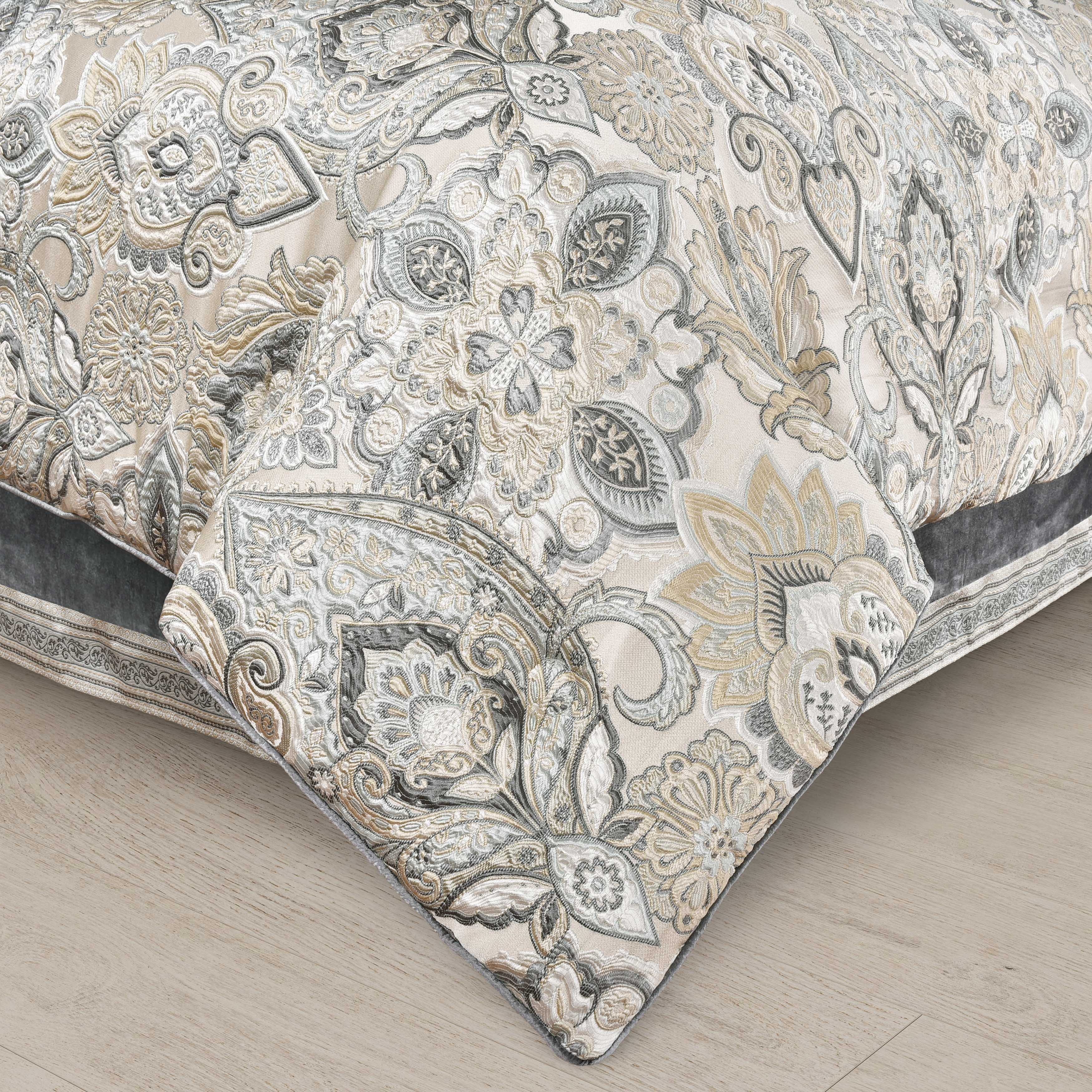 Annabelle Spa 4 Piece Comforter Set Comforter Sets By J. Queen New York
