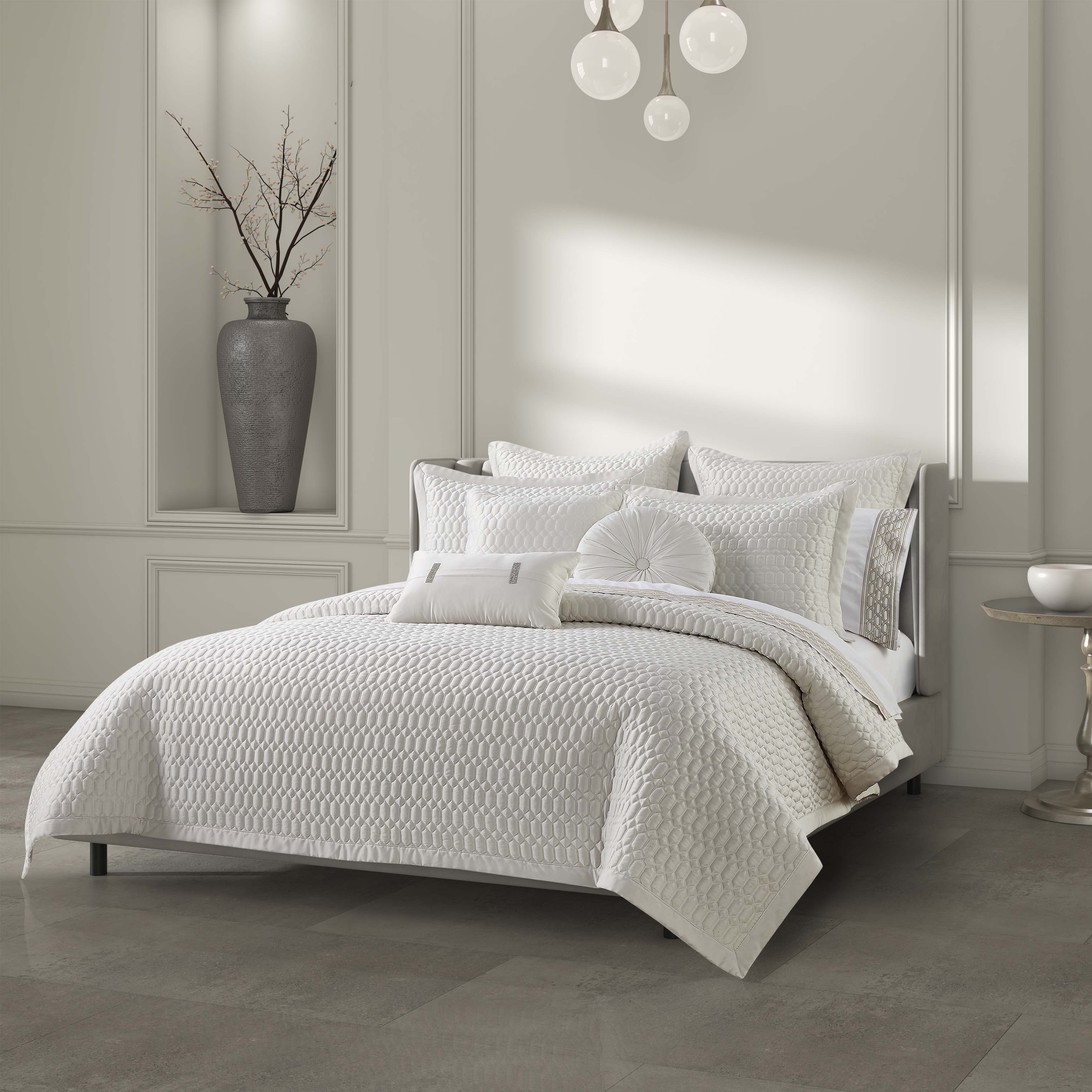 Brilliance Ivory 3 Piece Quilt Set IN King/ Cal King- Final Sale Quilt Sets By US Office - Latest-bedding