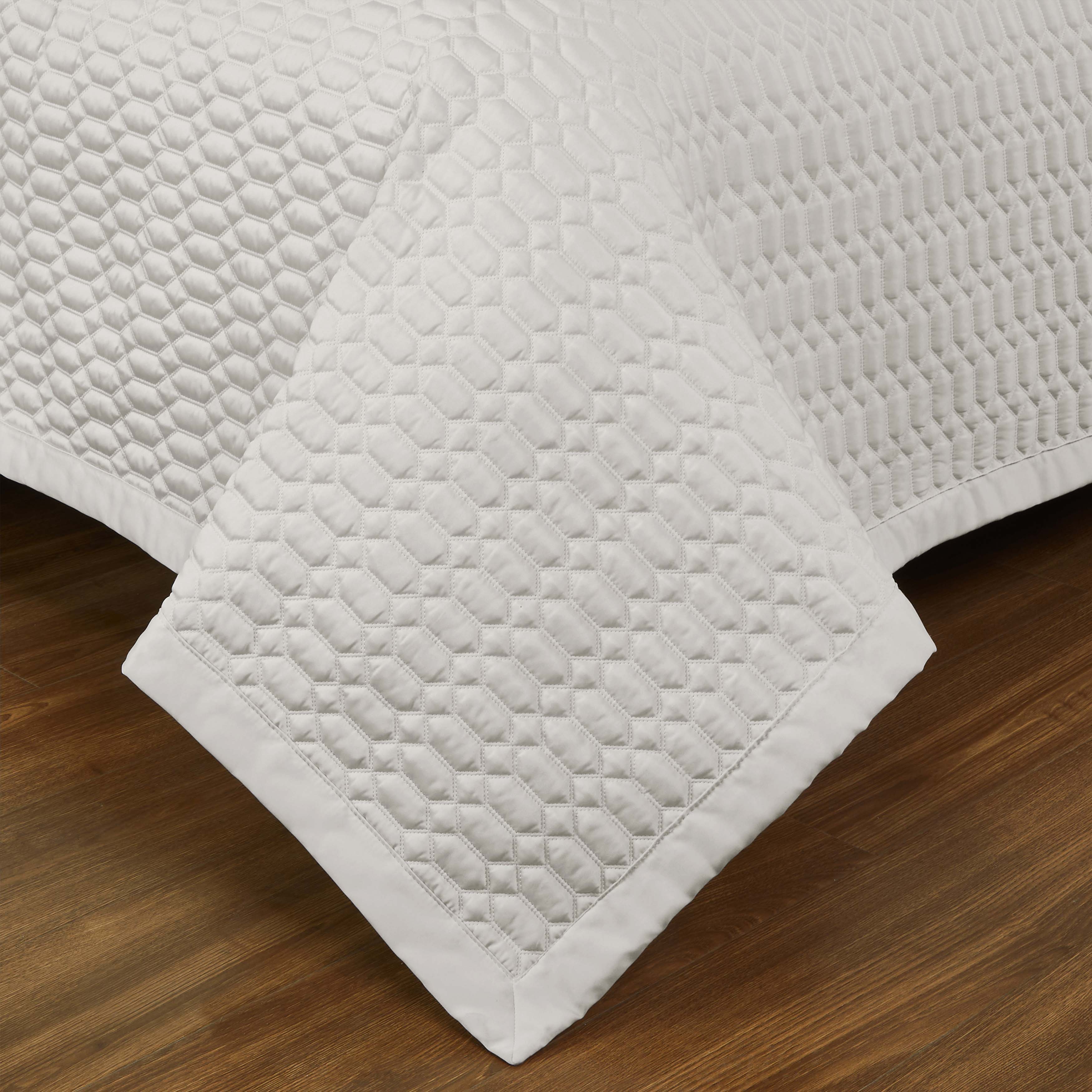 Brilliance Ivory 3 Piece Quilt Set IN King/ Cal King- Final Sale Quilt Sets By US Office - Latest-bedding