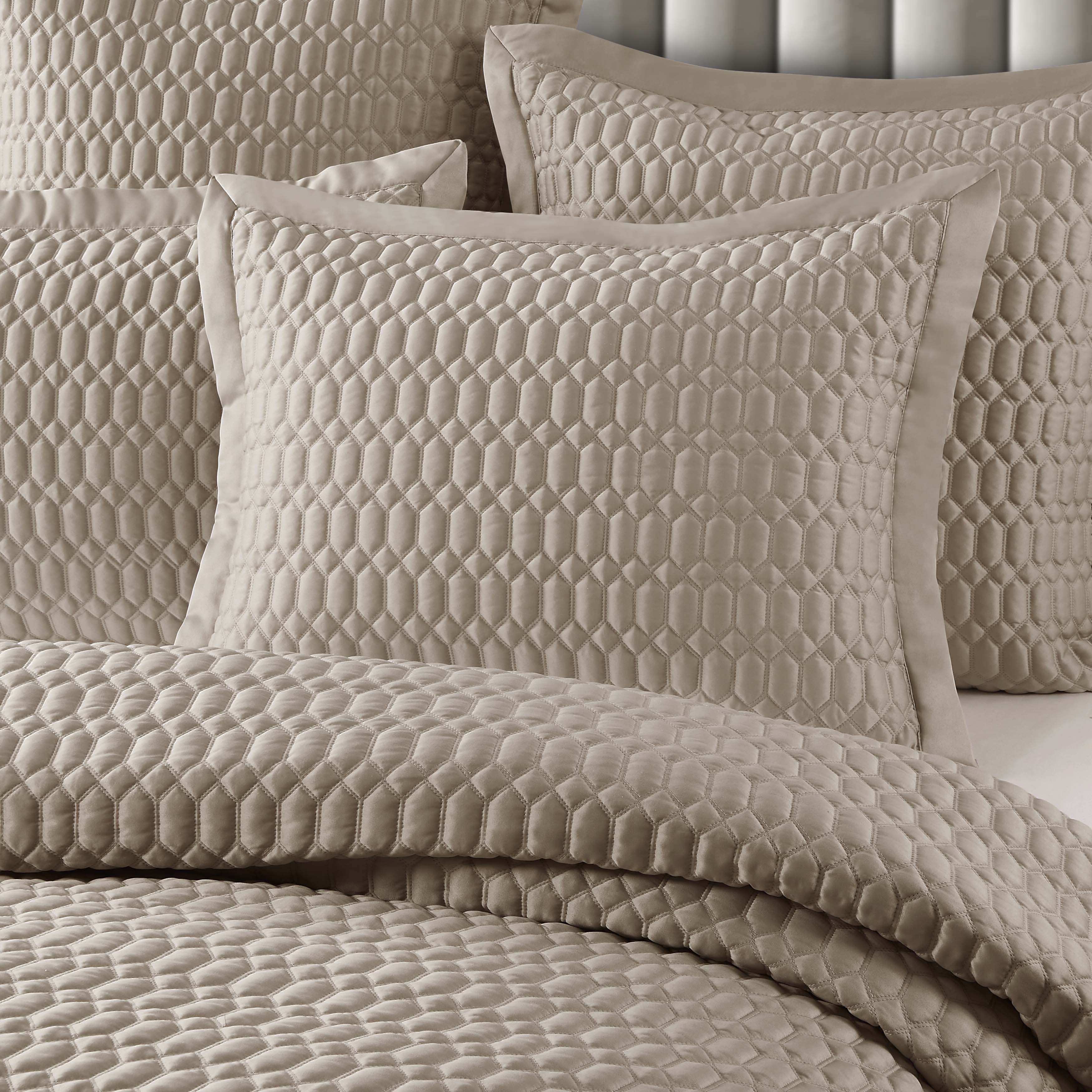 Brilliance Pebble 3 Piece Quilt Set Quilt Sets By J. Queen New York