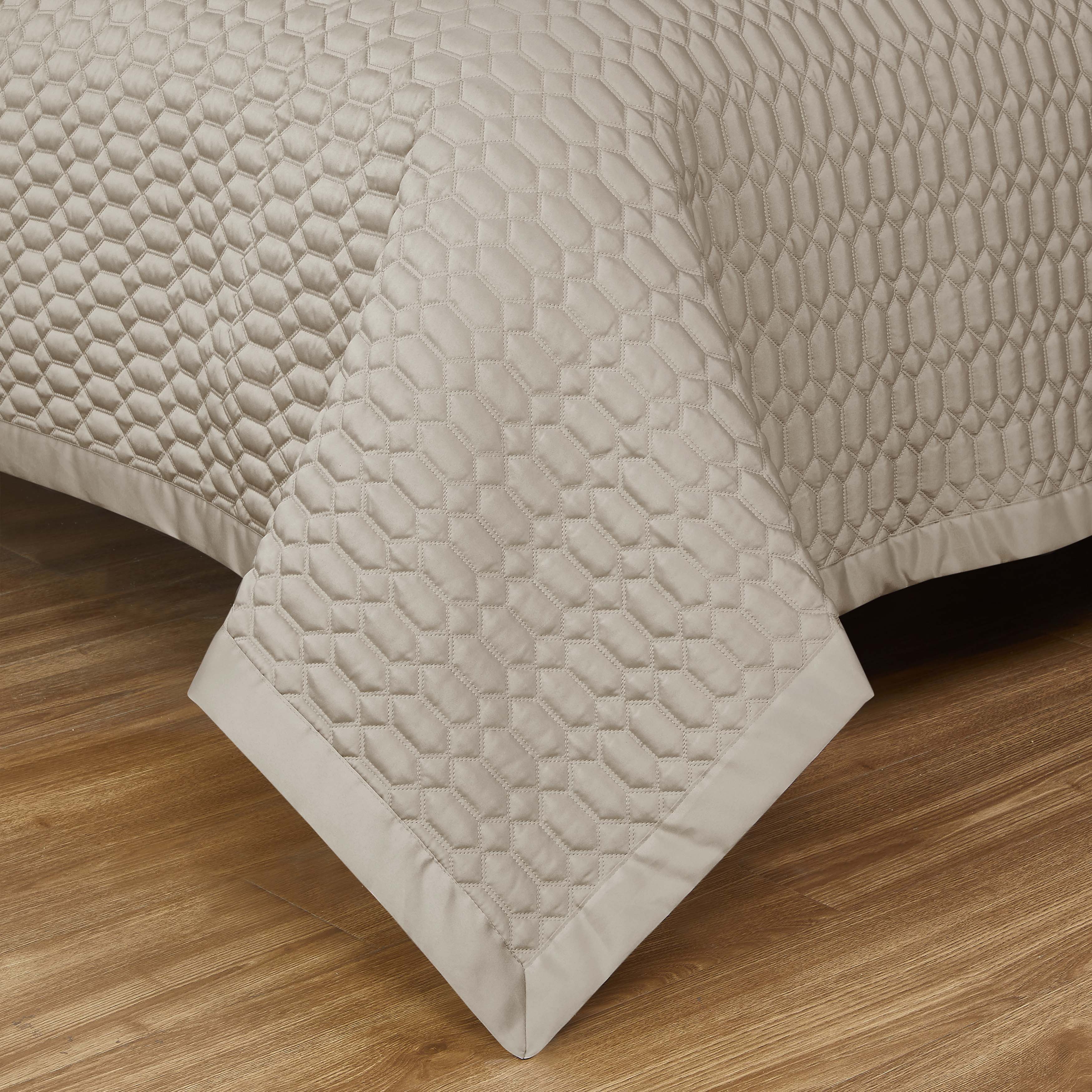 Brilliance Pebble 3 Piece Quilt Set Quilt Sets By J. Queen New York