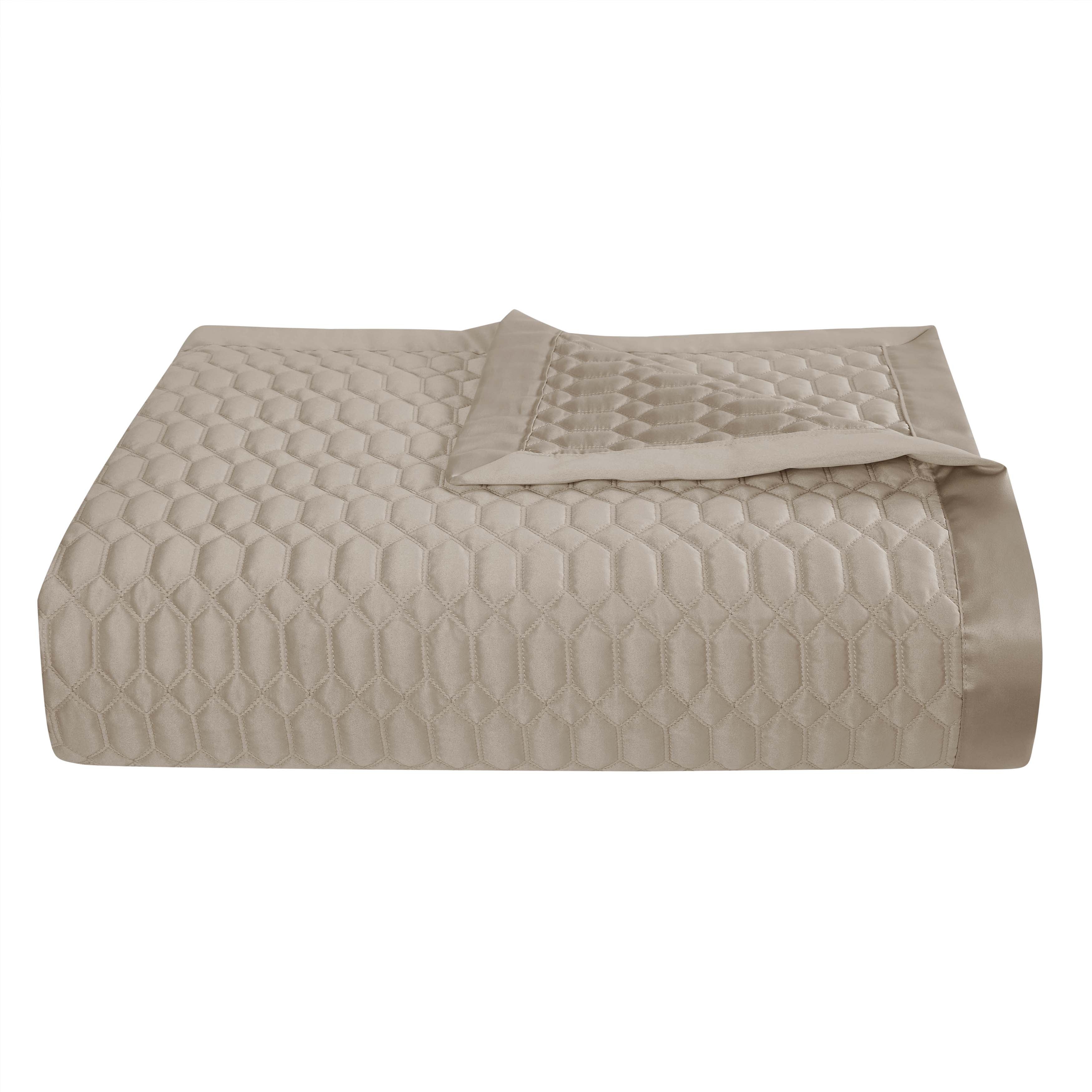 Brilliance Pebble 3 Piece Quilt Set Quilt Sets By J. Queen New York