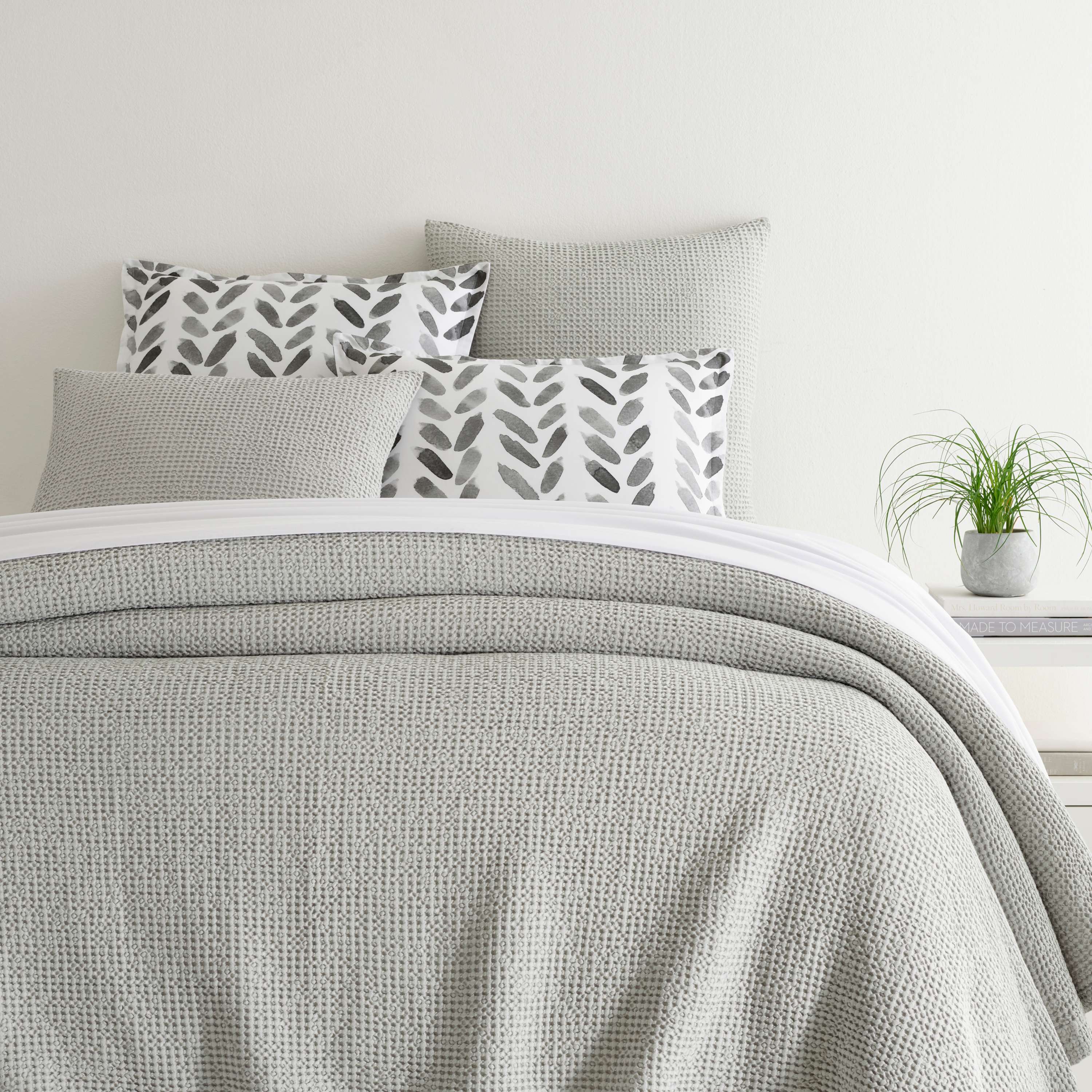 Bubble Matelasse Coverlet Coverlet By Annie Selke