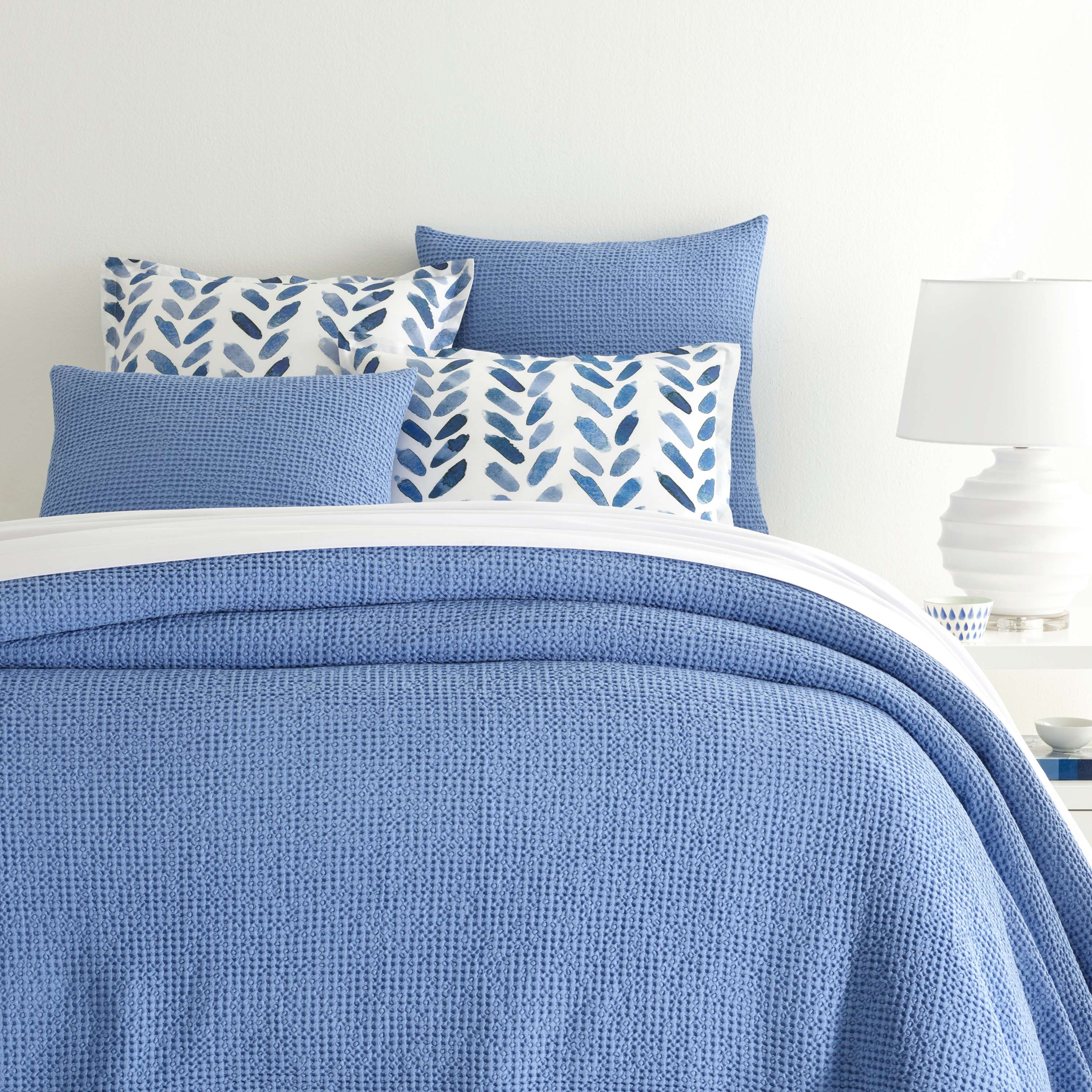 Bubble Matelasse Coverlet Coverlet By Annie Selke