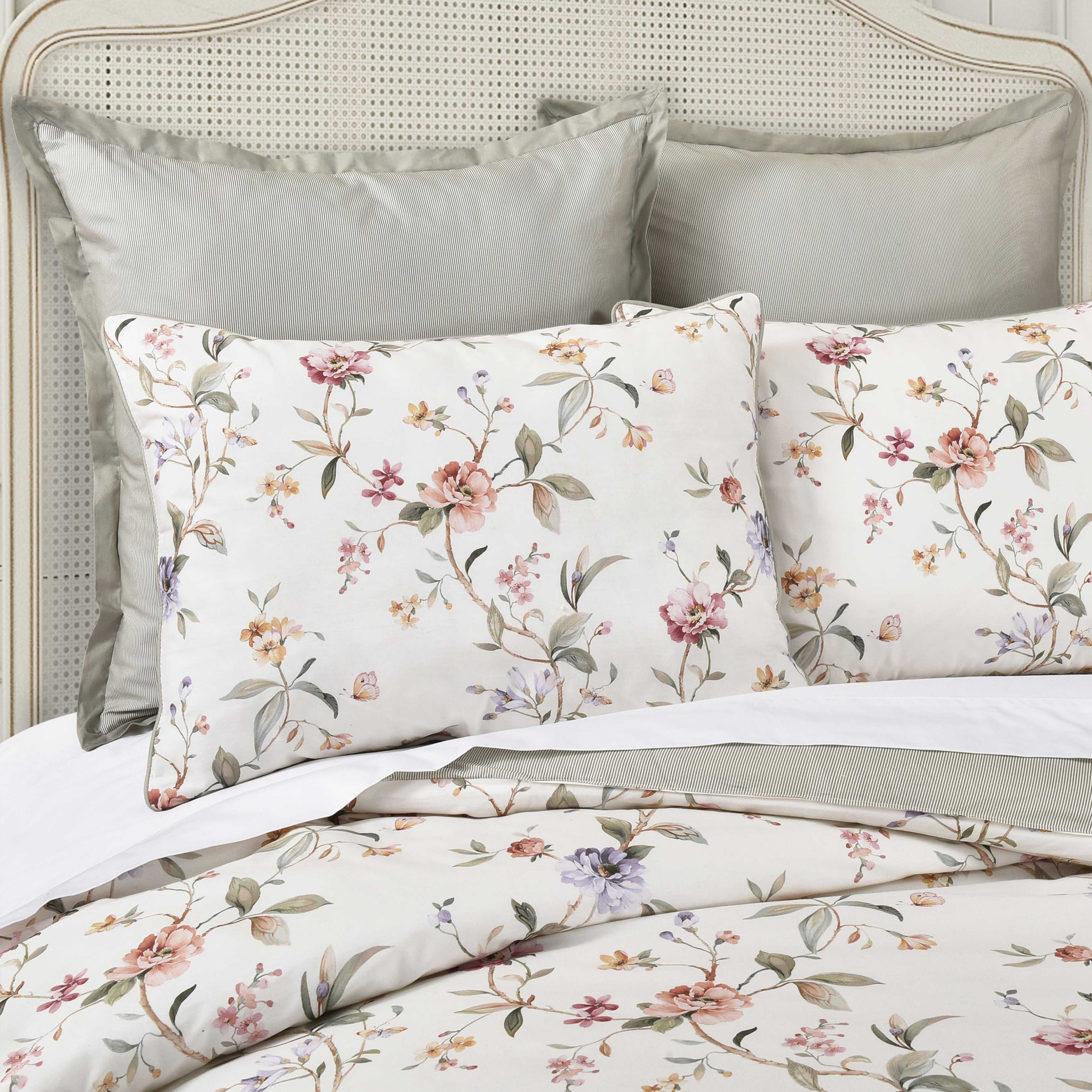 J Queen Clarice Ivory 3 Piece Comforter Set in King/ Cal King- Final Sale Comforter Sets By US Office - Latest-bedding