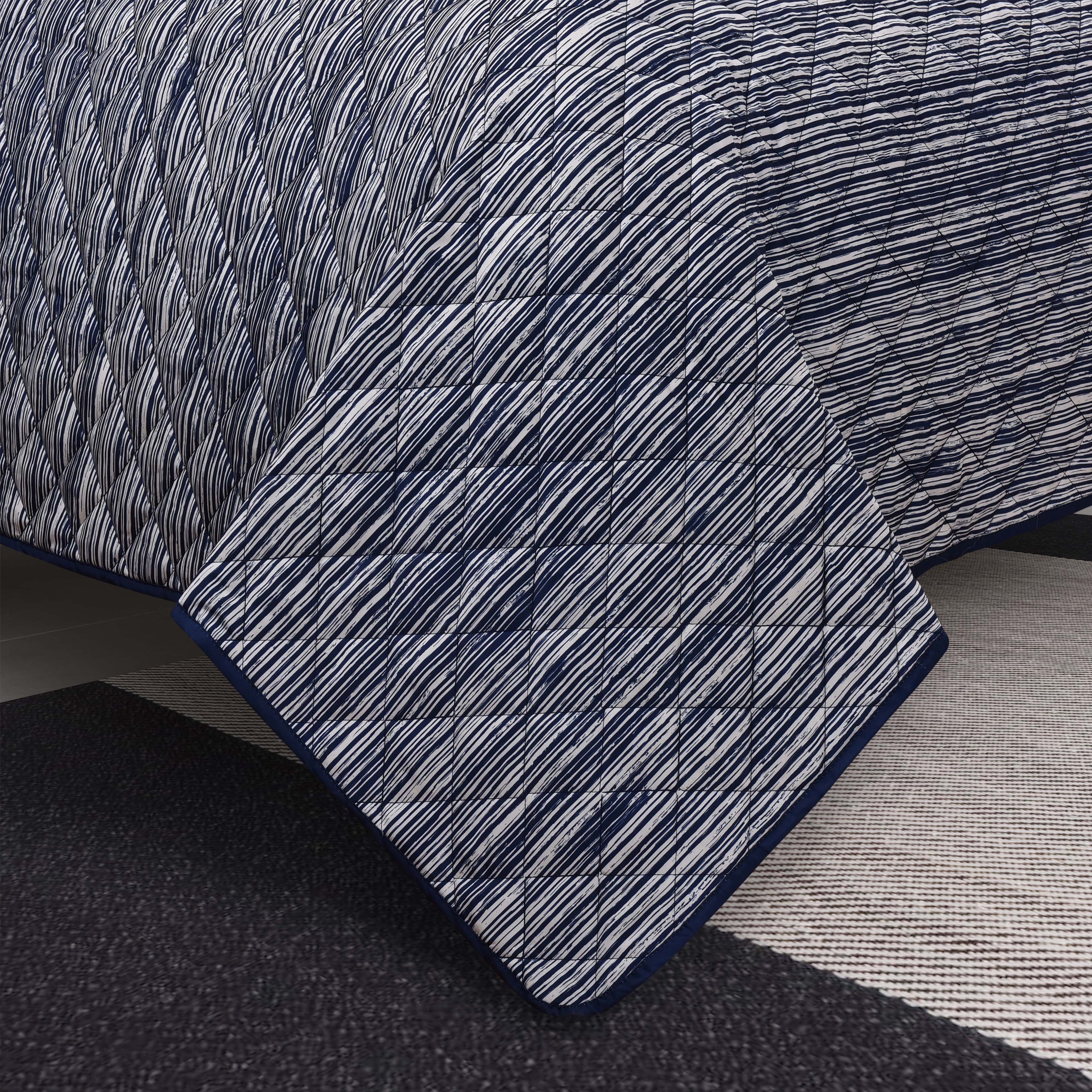Dalton Navy 3 Piece Quilt Set Quilt Sets By J. Queen New York