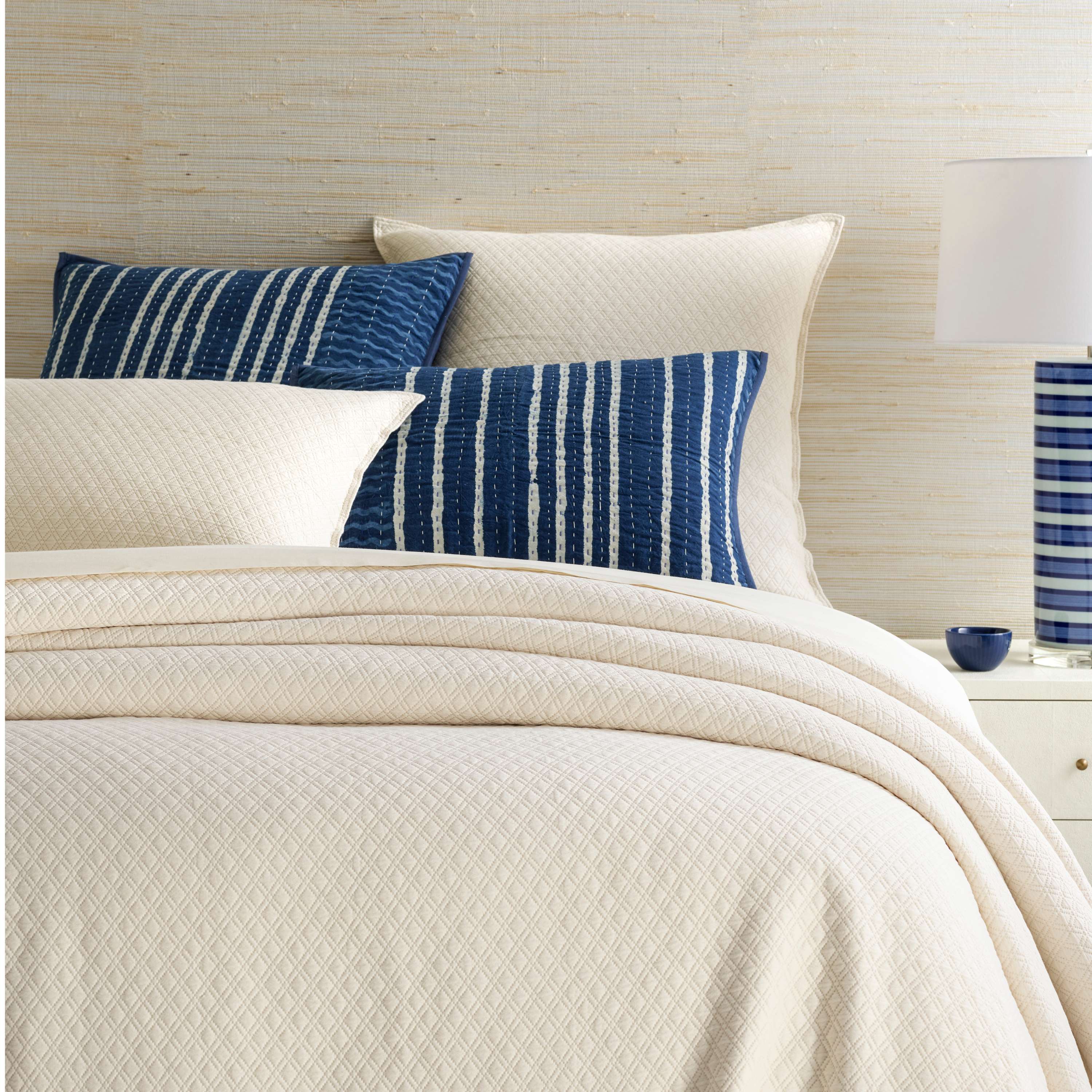 Diamond Matelasse Coverlet Coverlet By Annie Selke