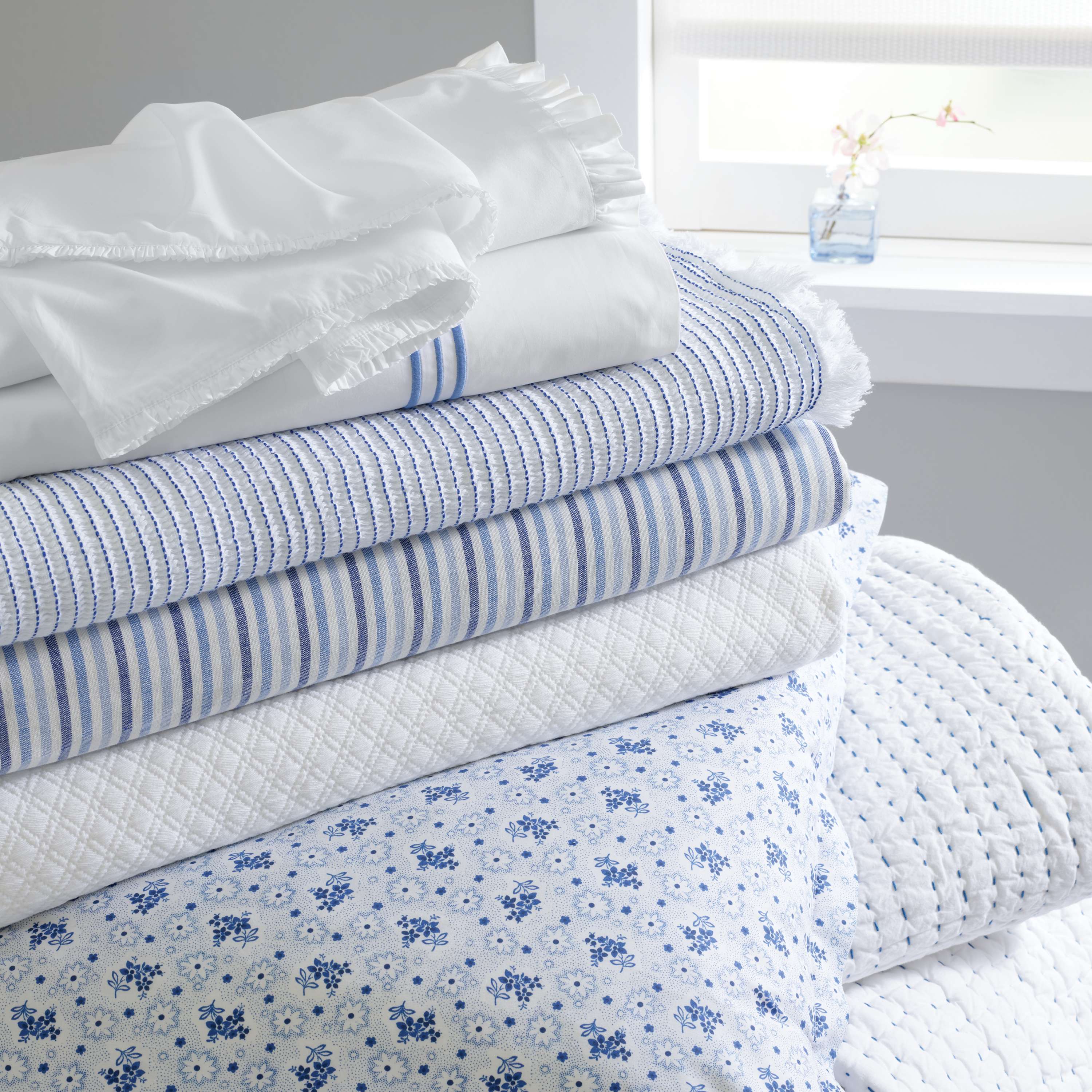 Diamond Matelasse Coverlet Coverlet By Annie Selke