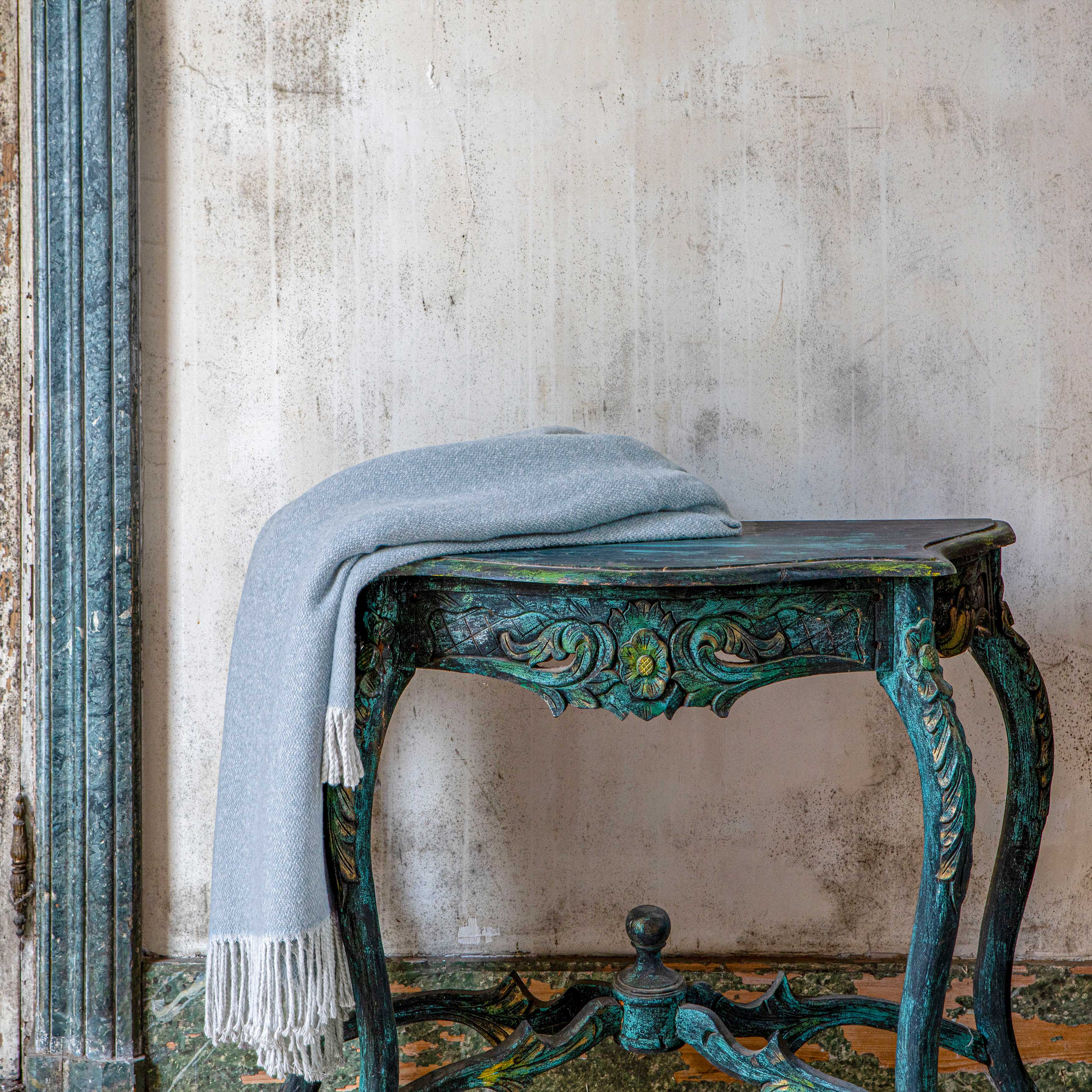 Divin Throw Throws By Anne de Solène