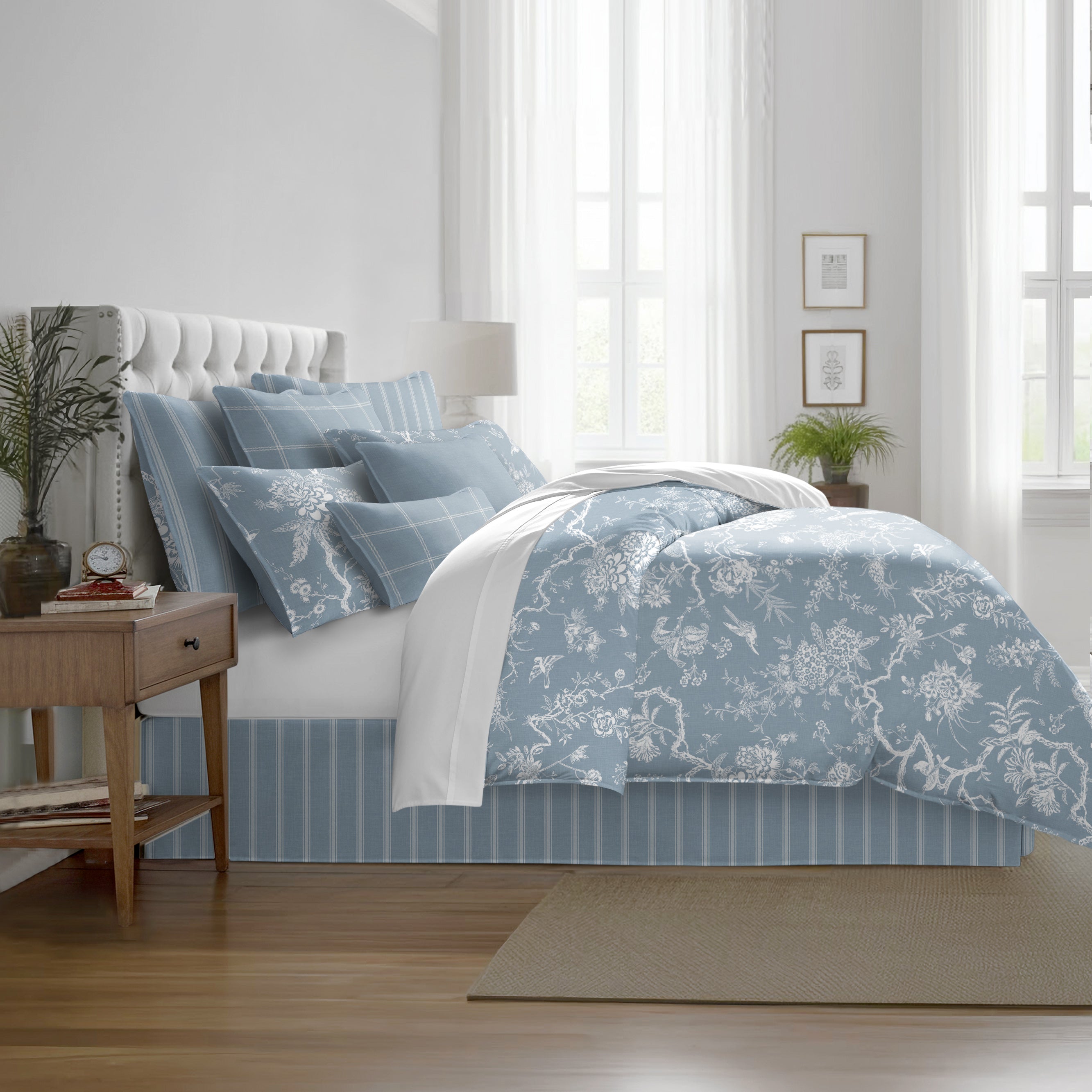 Elwood Cornflower Blue 8 Piece Duvet Cover Set Duvet Covers By Colcha Linens