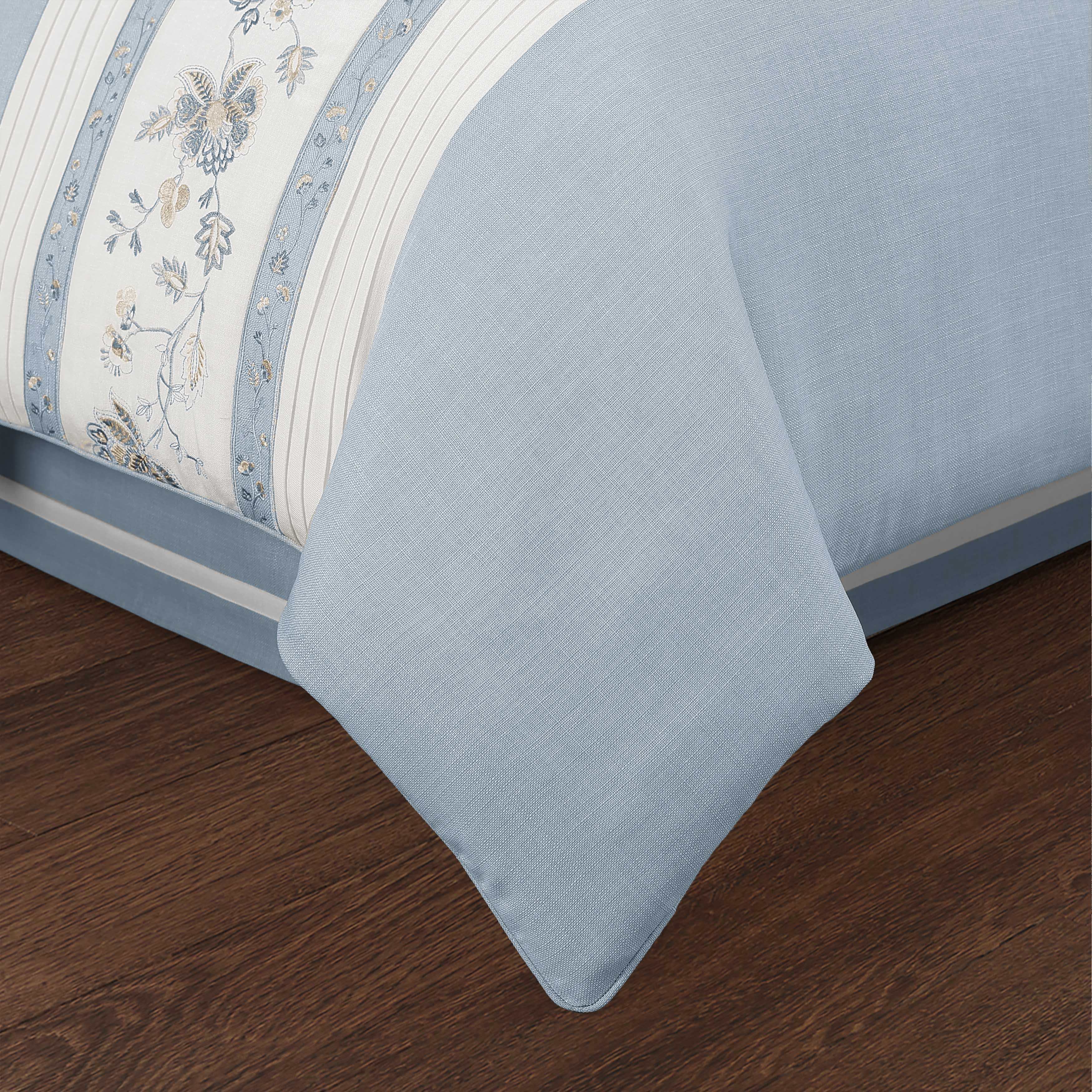 Garden Bloom Chambray 4 Piece Comforter Set Comforter Sets By J. Queen New York
