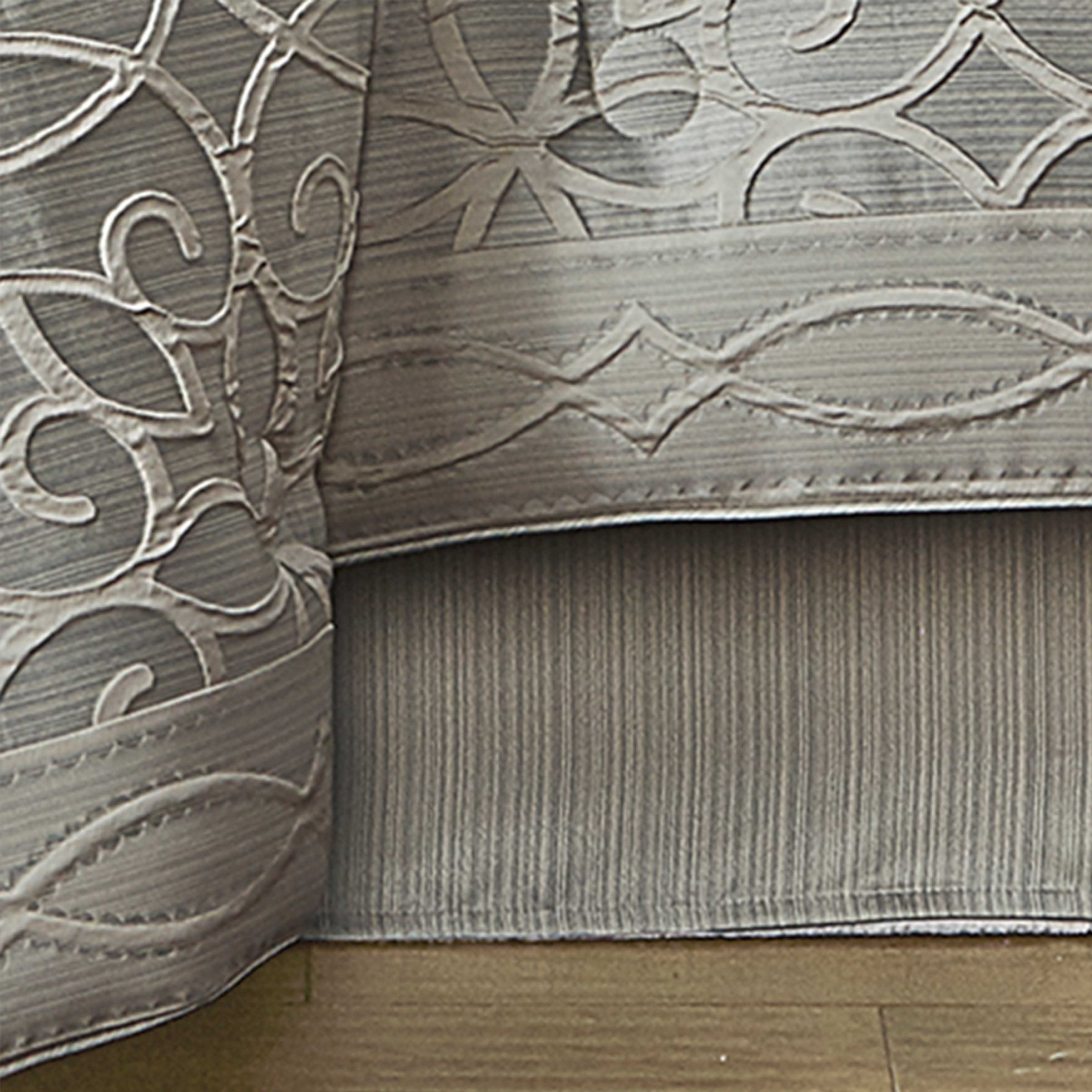 Nouveau SPA 4-Piece Comforter Set By J Queen Comforter Sets By J. Queen New York