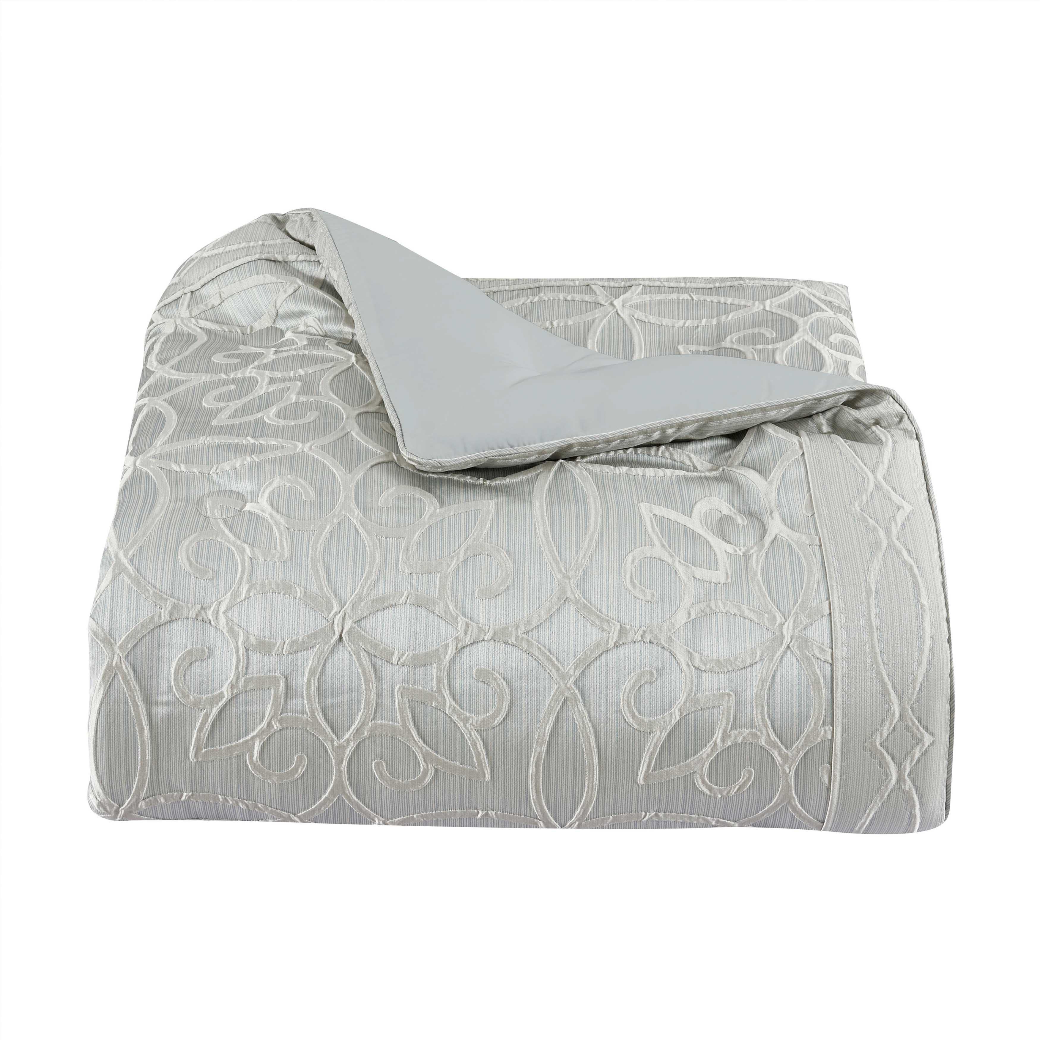 Nouveau SPA 4-Piece Comforter Set By J Queen Comforter Sets By J. Queen New York