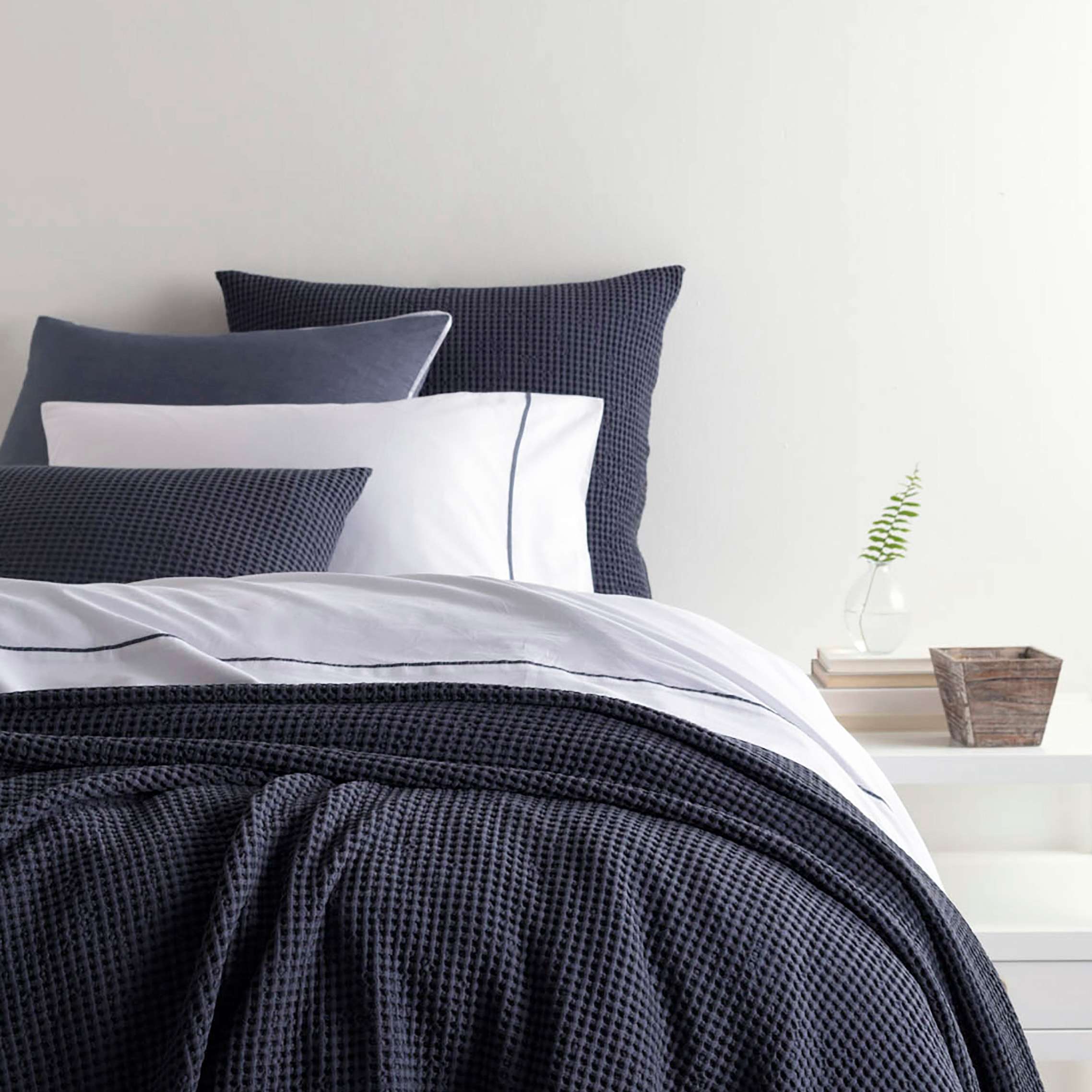 Bubble Matelasse Coverlet Coverlet By Annie Selke