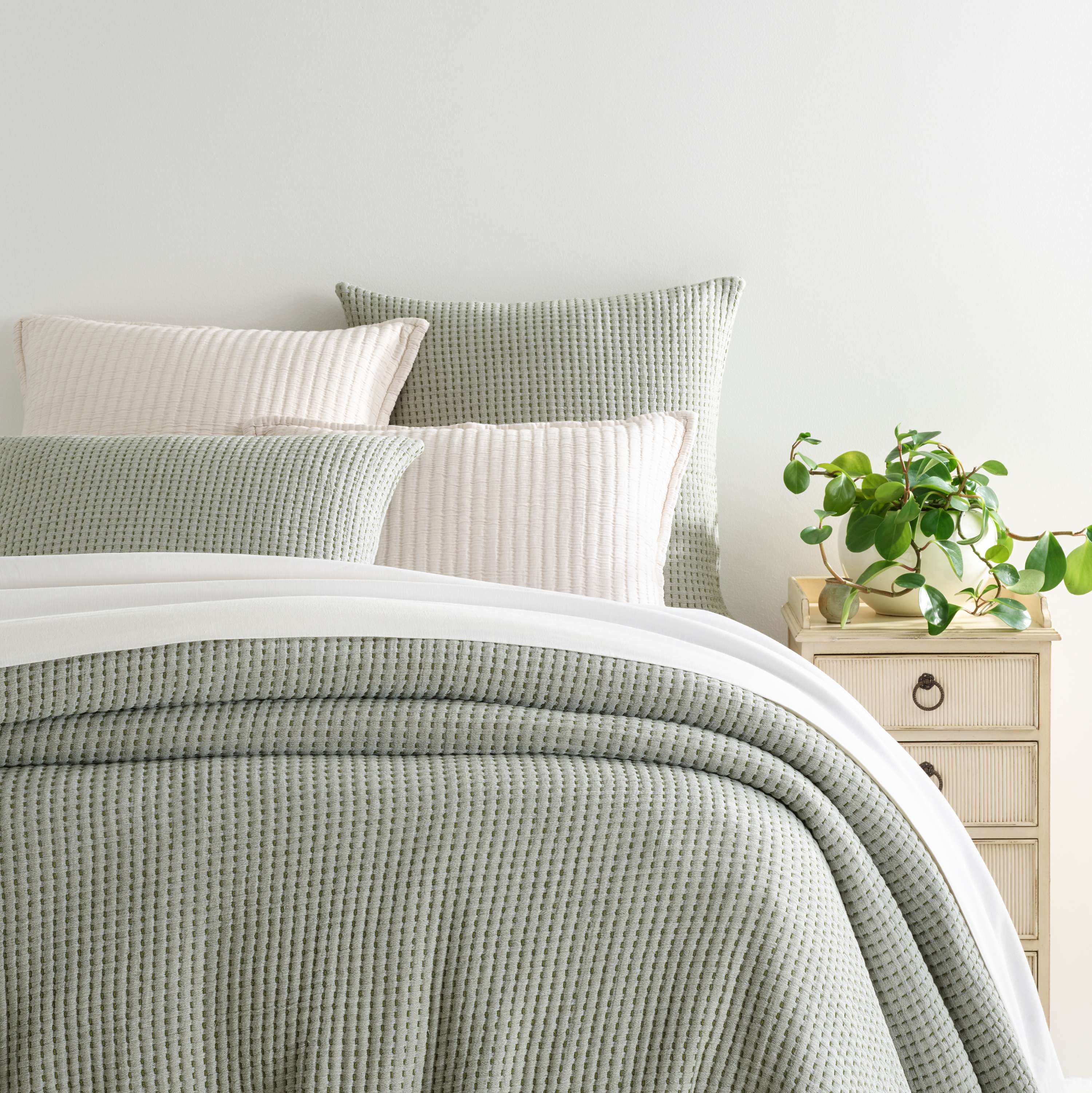 Pick Stitch Matelasse Coverlet Coverlet By Annie Selke
