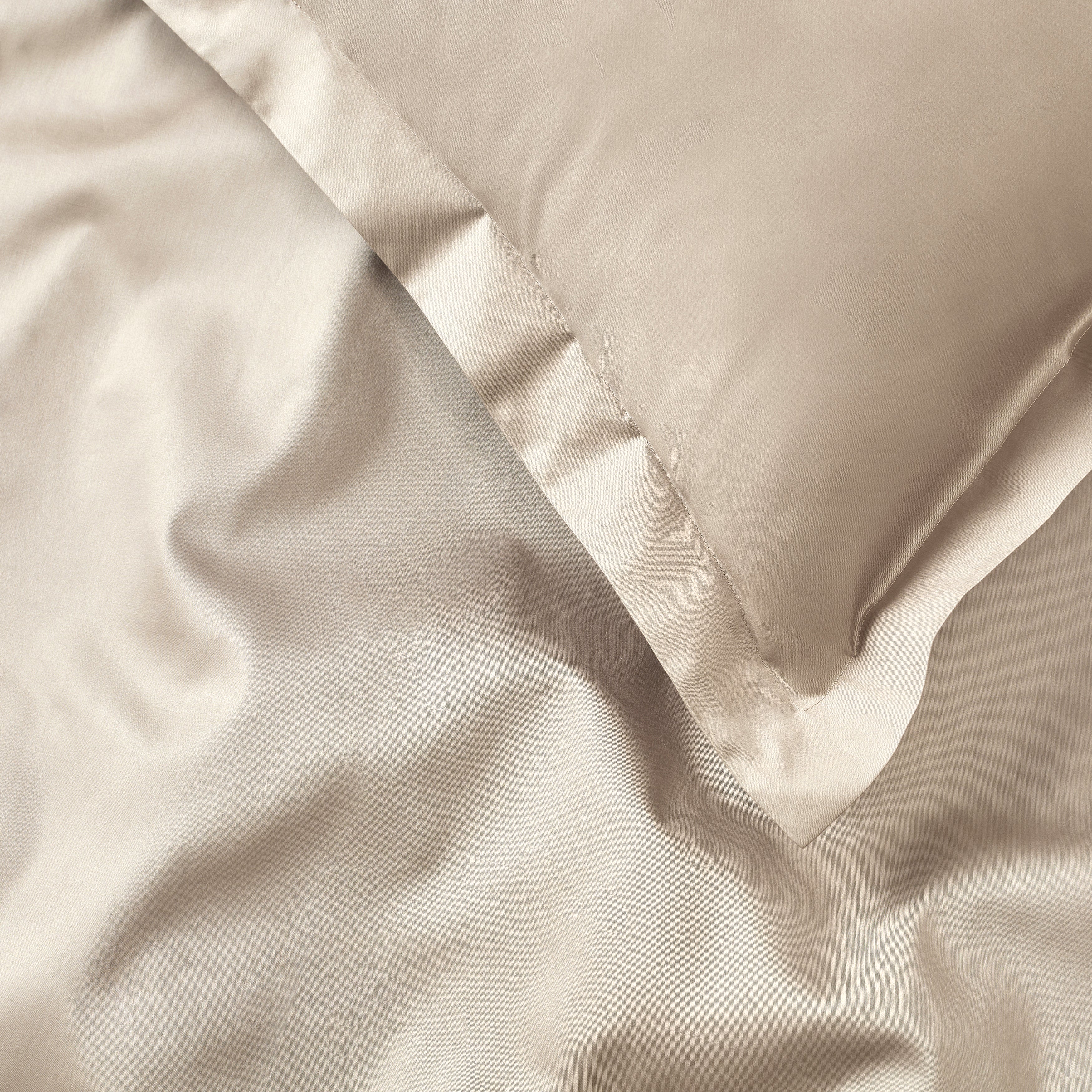 Premier Sateen 3 Piece Duvet Cover Set Duvet Covers By J. Queen New York
