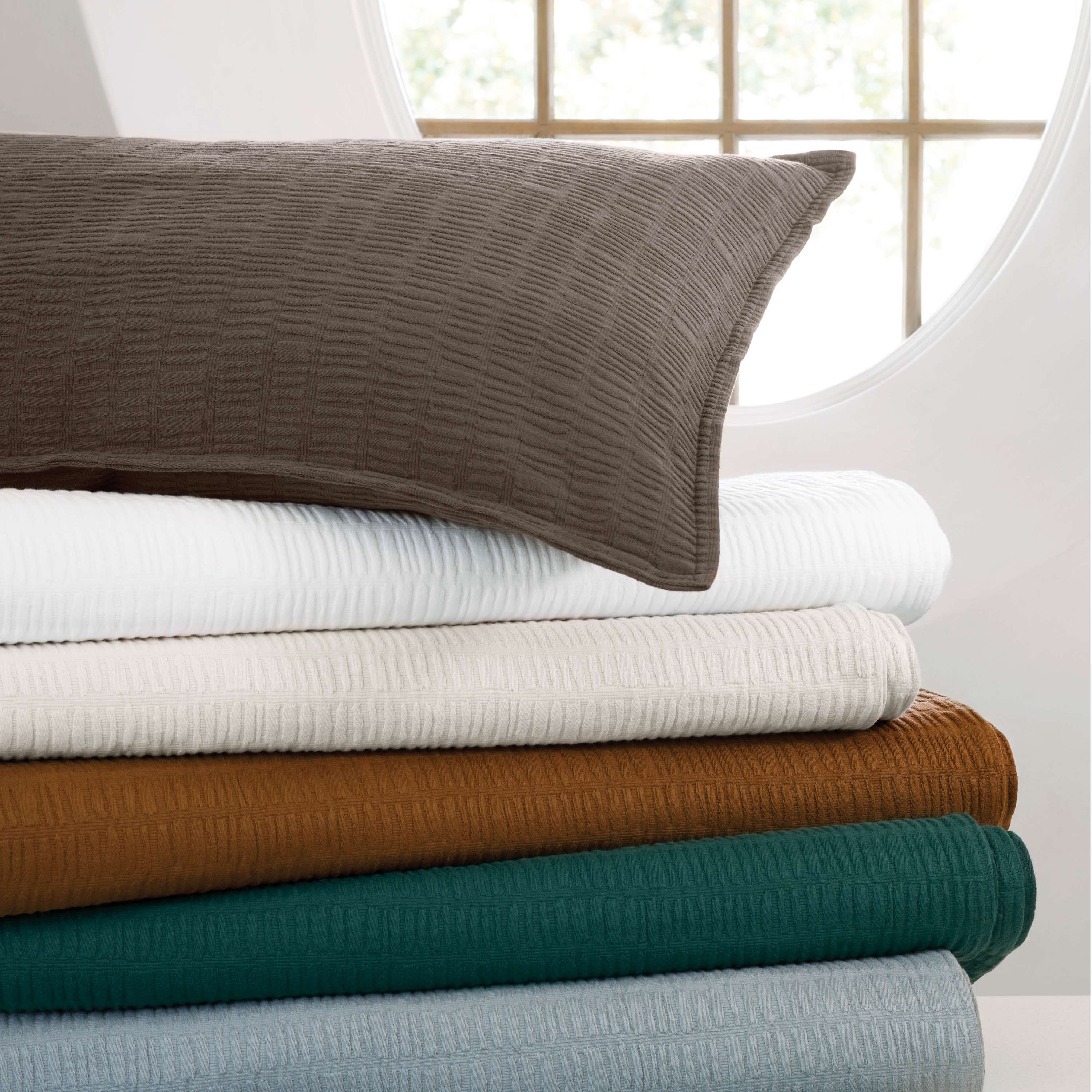Roark Matelasse Coverlet Coverlet By Annie Selke