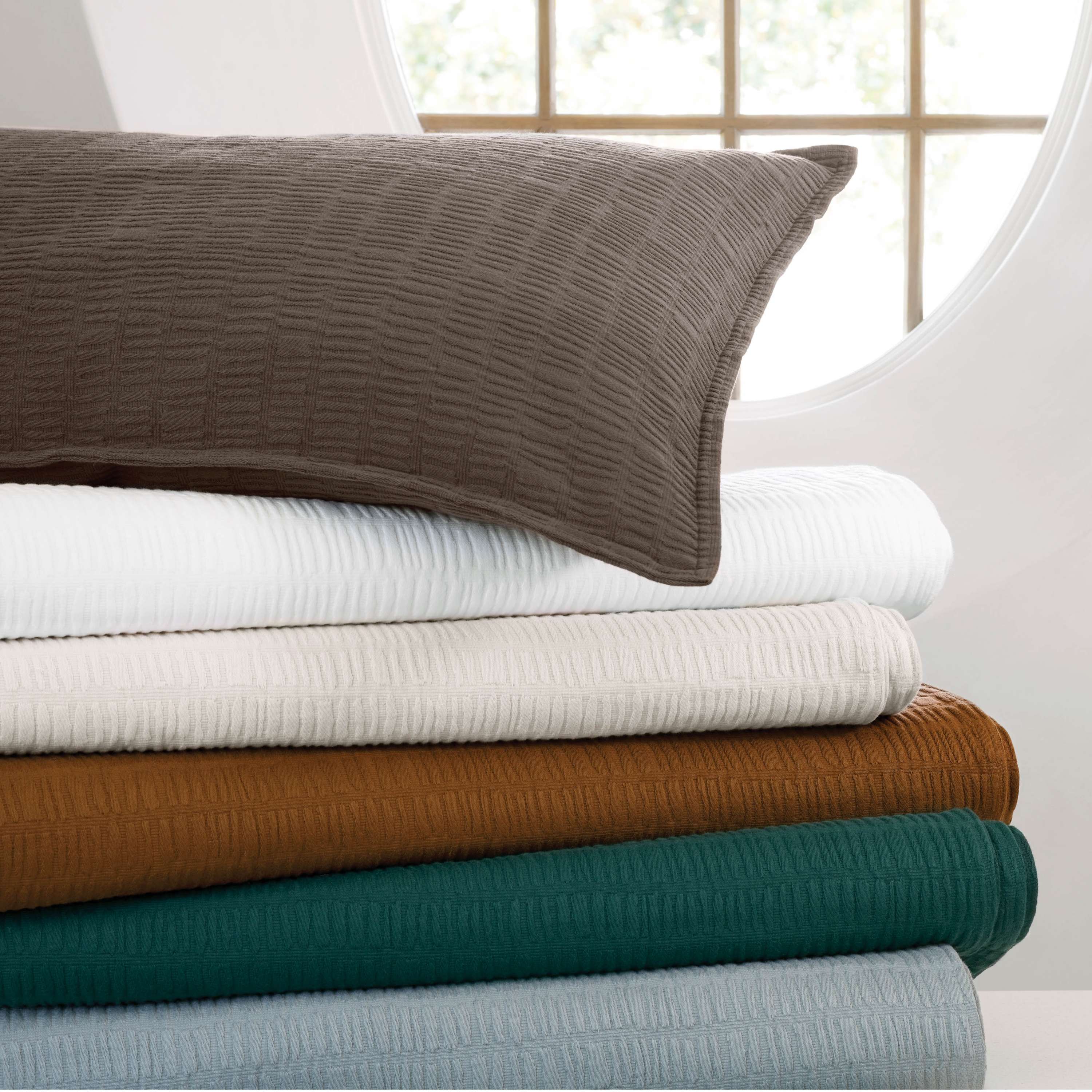 Roark Matelasse Coverlet Coverlet By Annie Selke