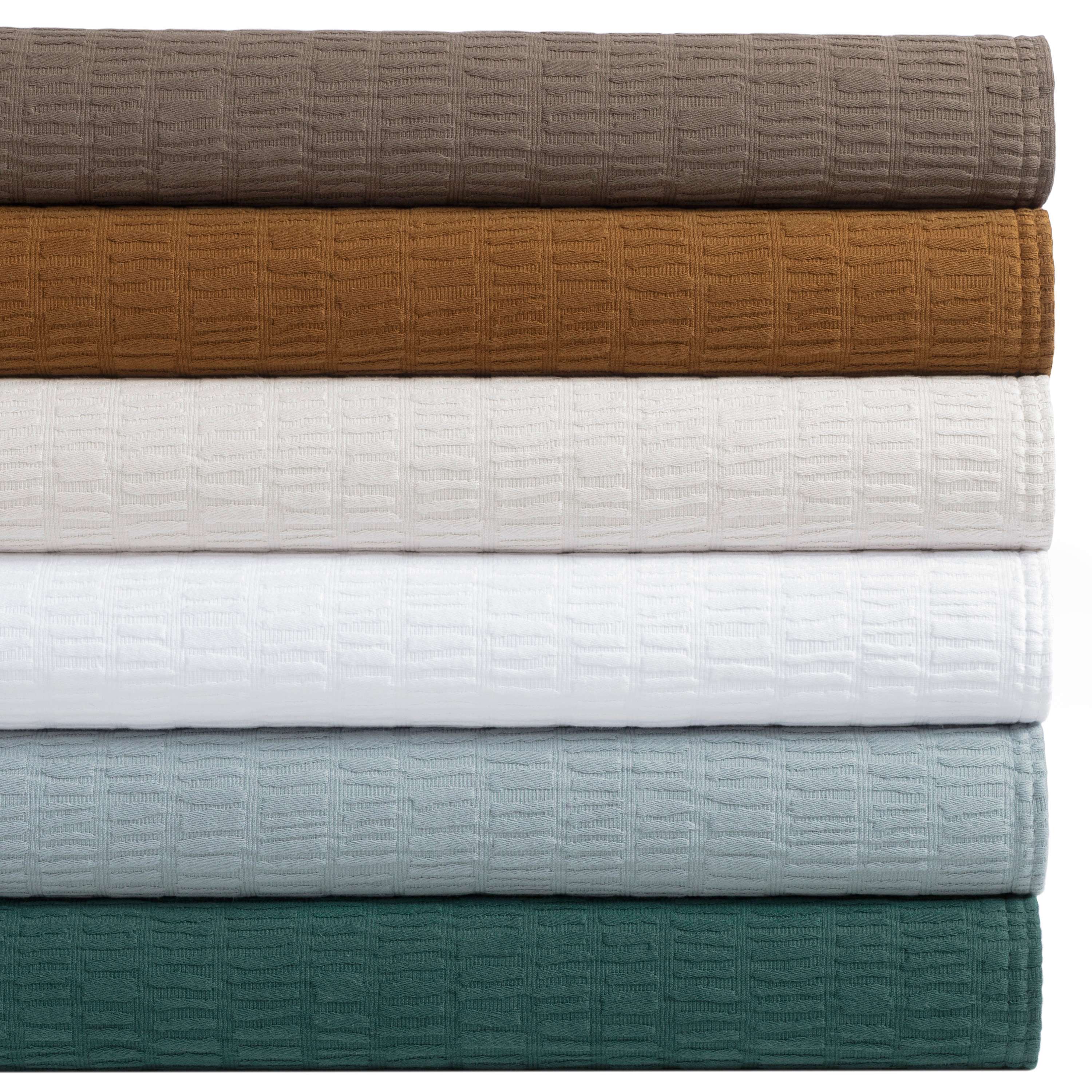 Roark Matelasse Coverlet Coverlet By Annie Selke
