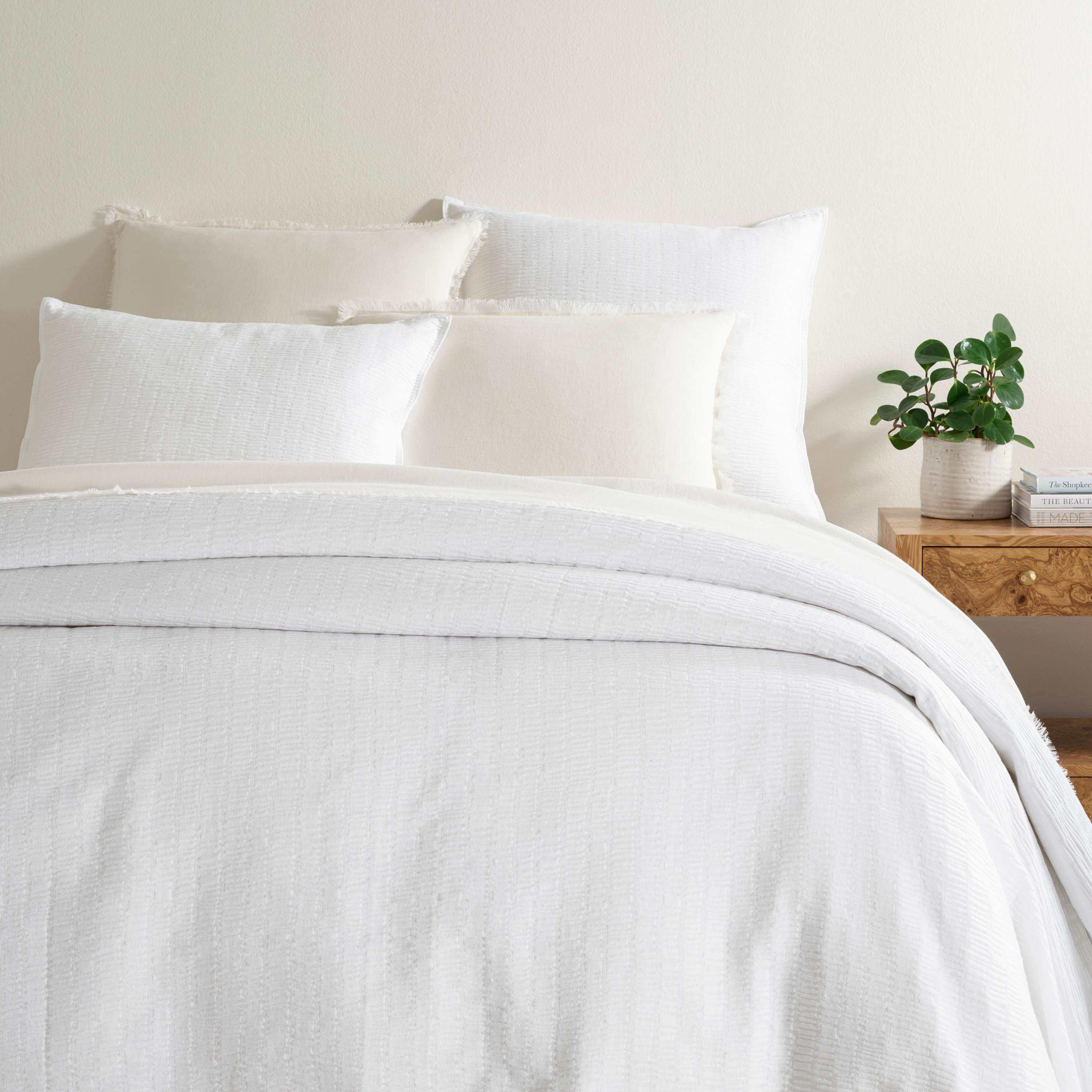 Roark Matelasse Coverlet Coverlet By Annie Selke