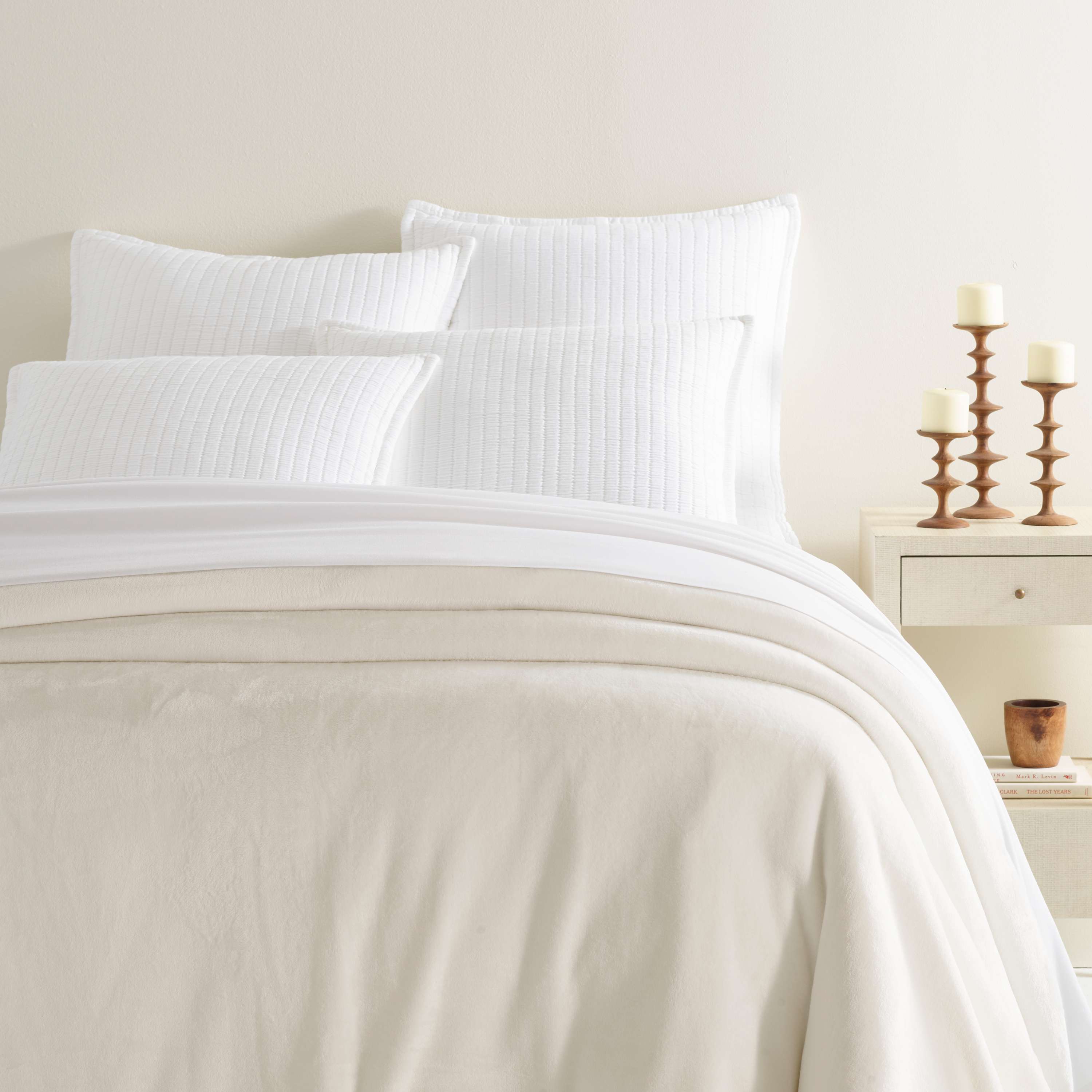 Sheepy Fleece 2.0 Blanket Blanket By Annie Selke