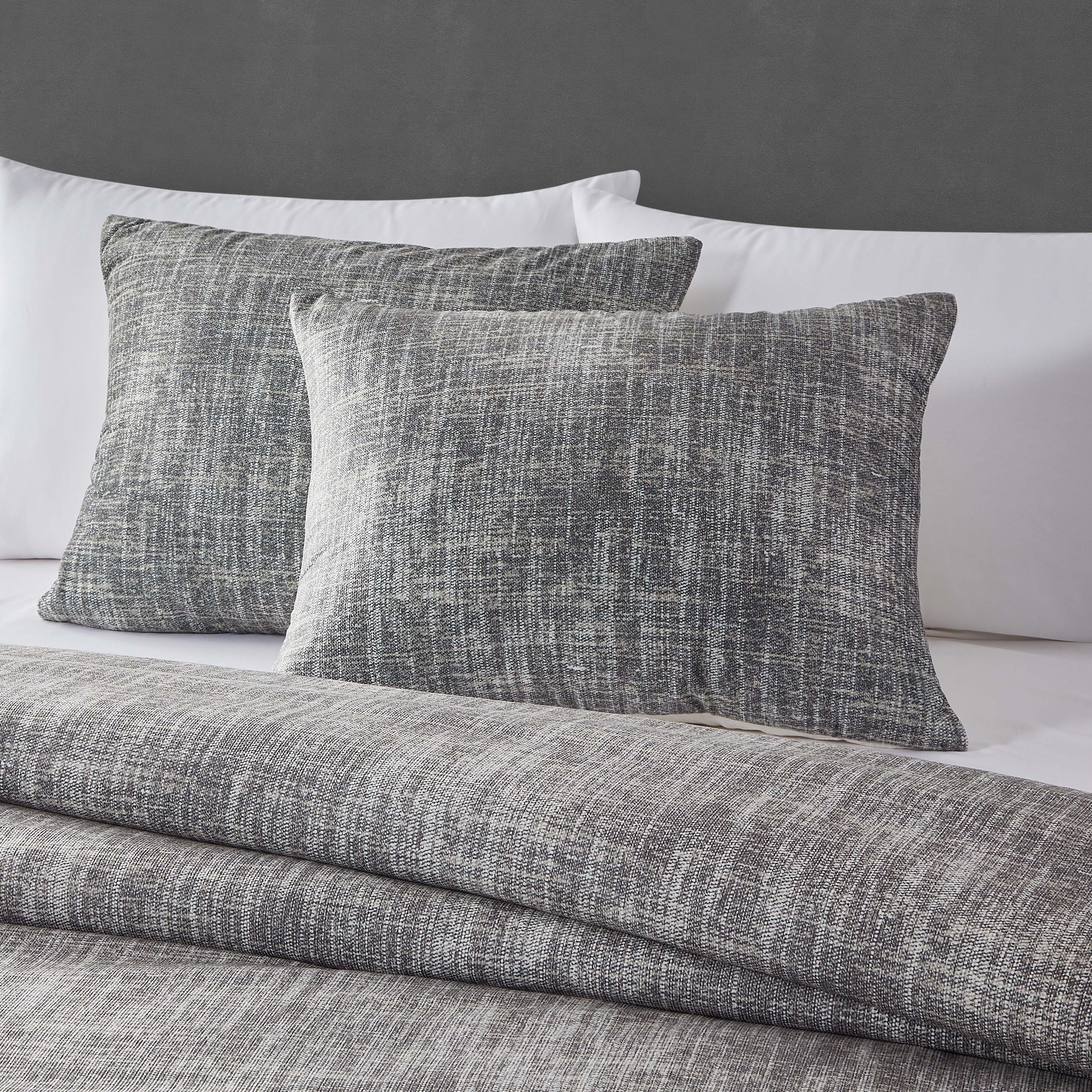 Summit Stone 3 Piece Duvet Cover Set Duvet Covers By J. Queen New York