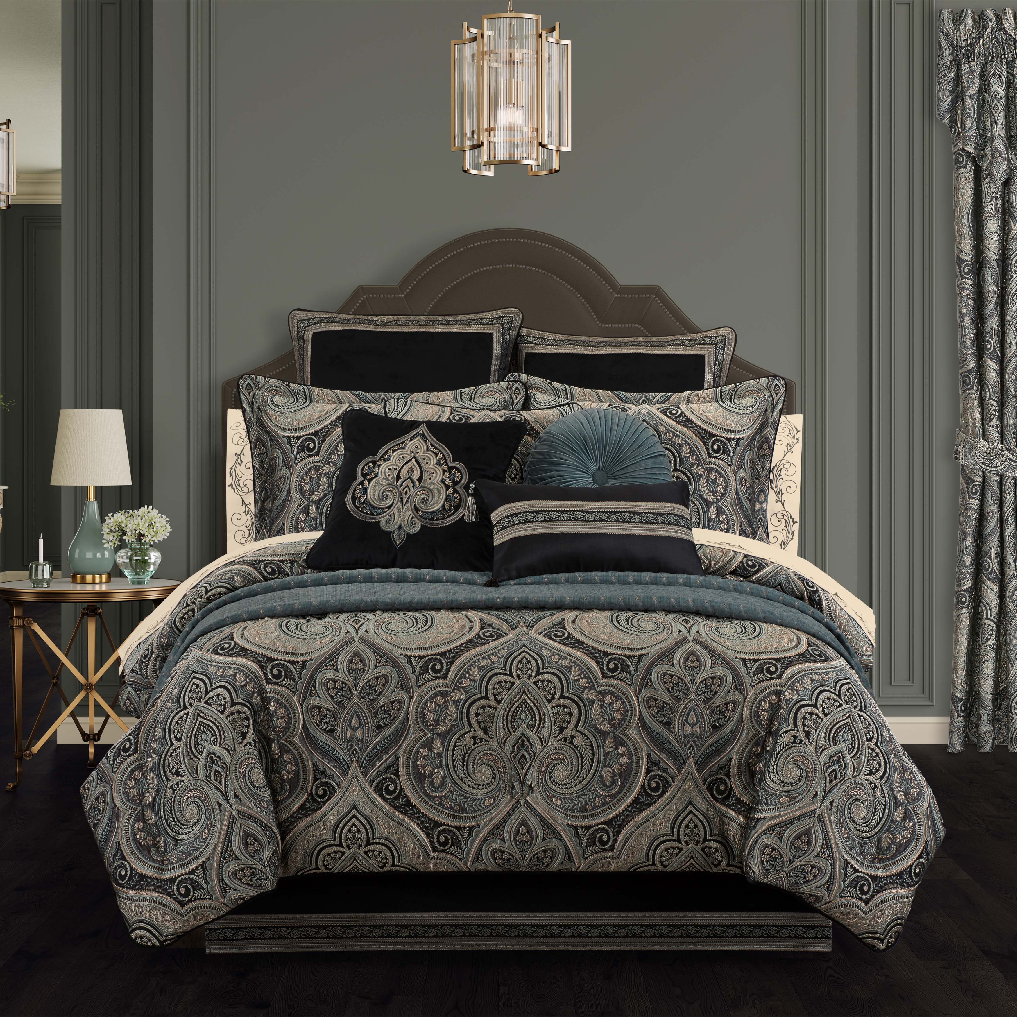 Vincenzo Glacier 4 Piece Comforter Set Comforter Sets By J. Queen New York