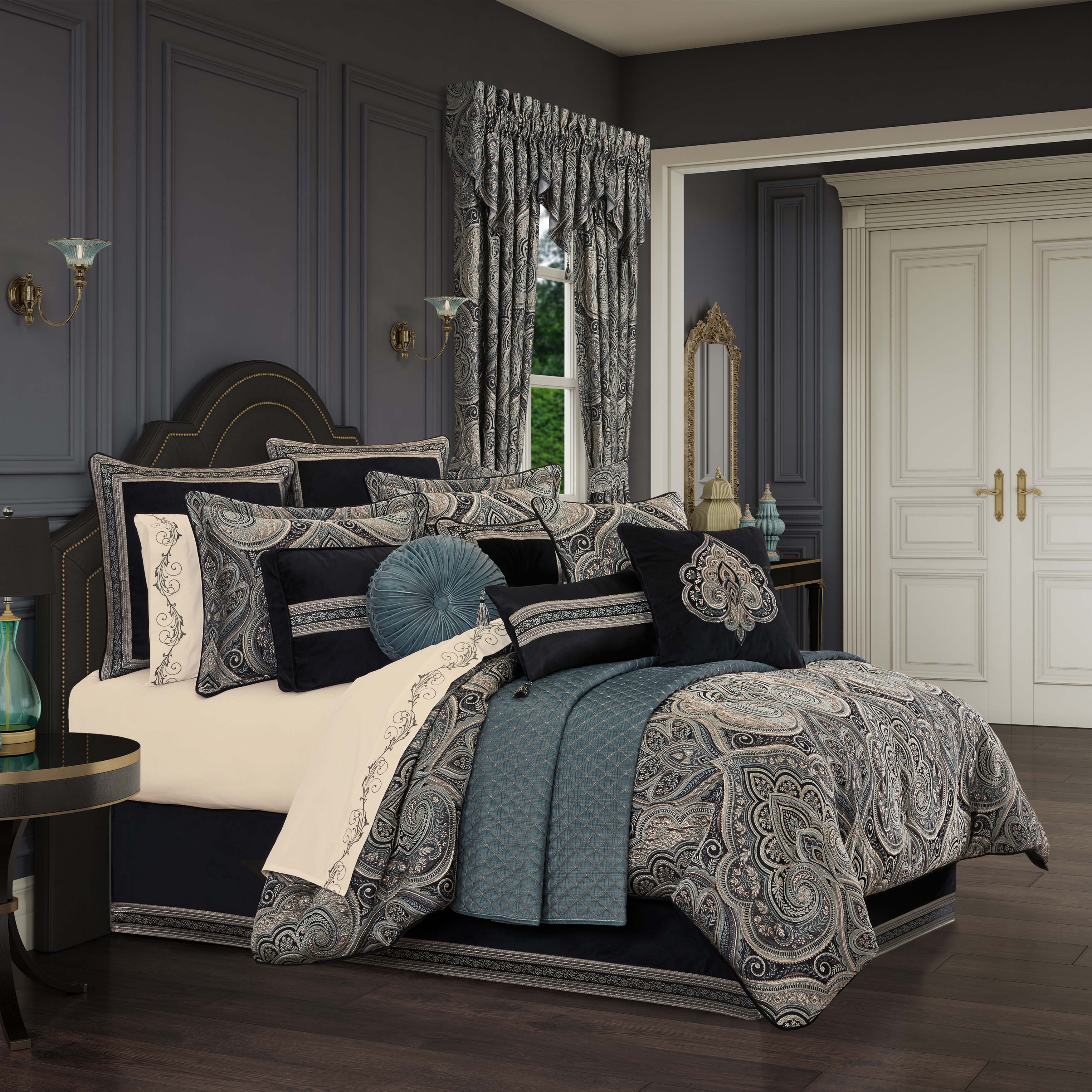 Vincenzo Glacier 4 Piece Comforter Set Comforter Sets By J. Queen New York