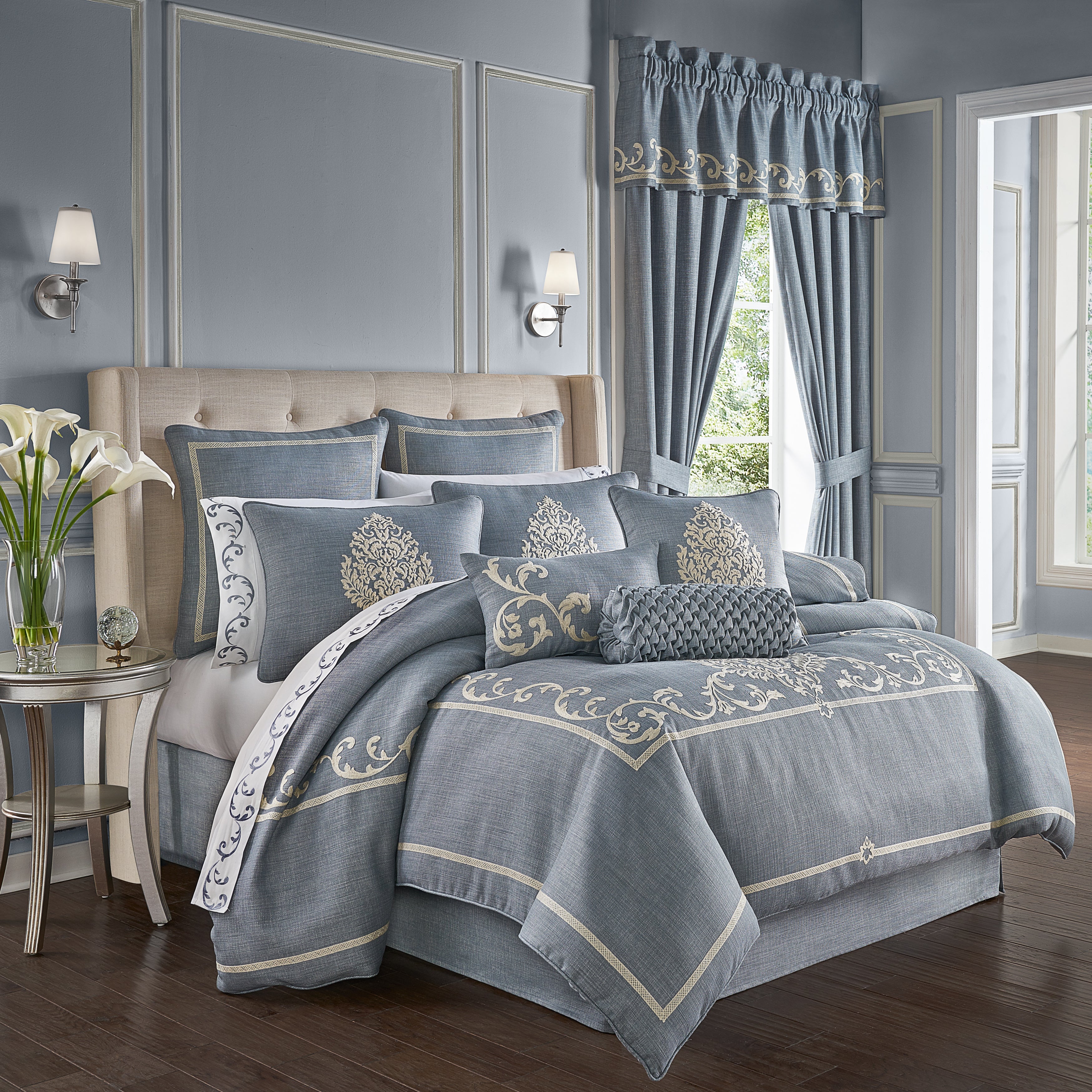 J Queen Aurora Blue 4-Piece Comforter Set in King- Final Sale Comforter Sets By US Office - Latest-bedding