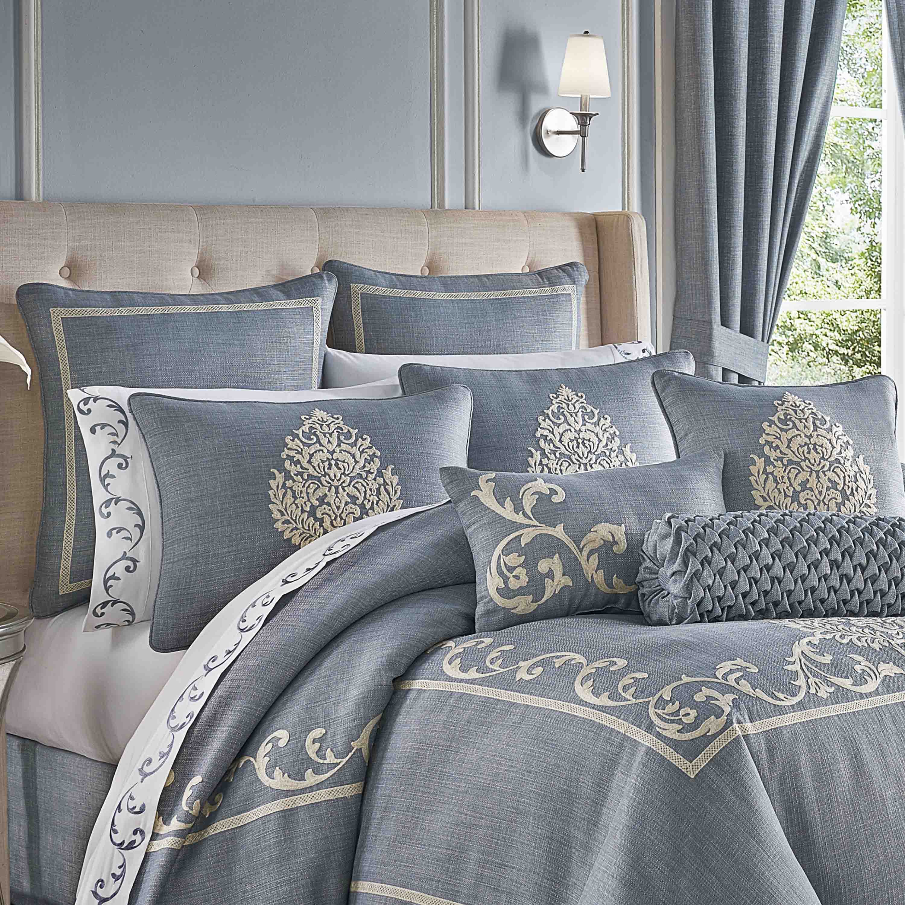 J Queen Aurora Blue 4-Piece Comforter Set in King- Final Sale Comforter Sets By US Office - Latest-bedding