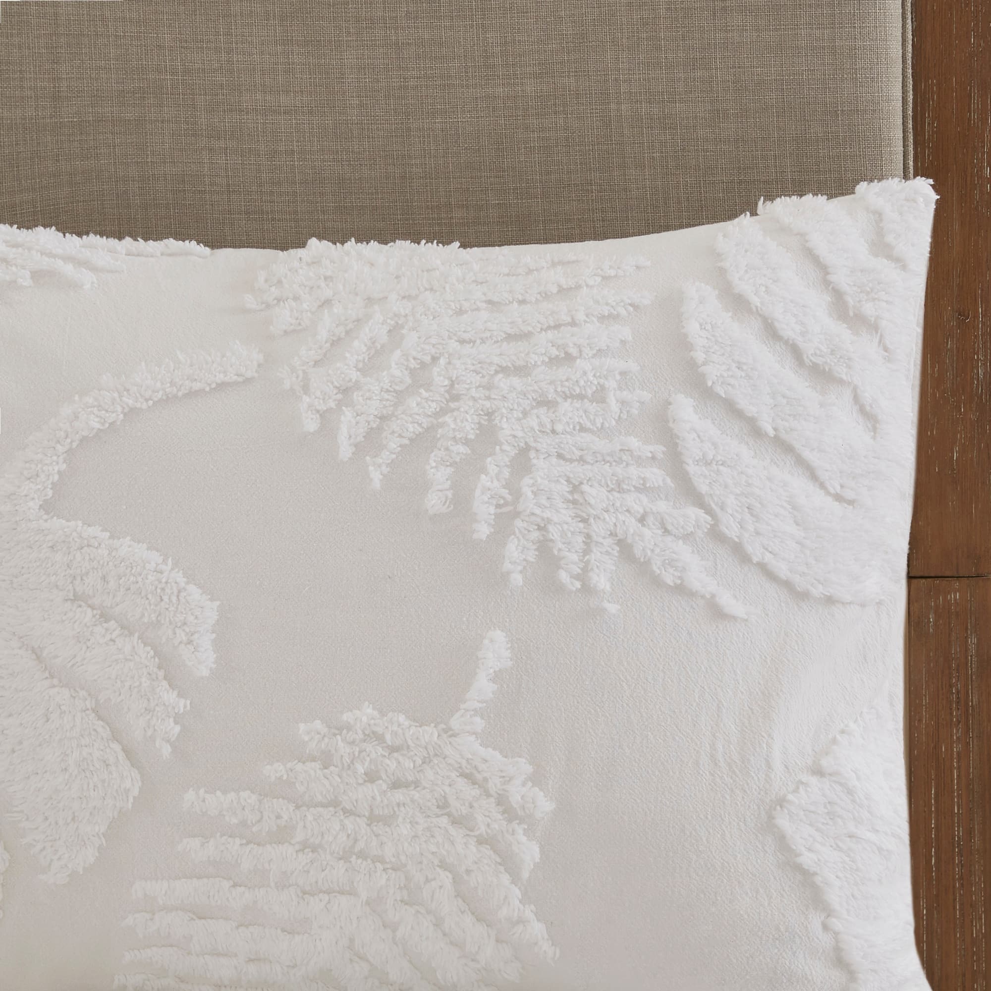 Tommy Scarf 3-Piece Comforter Set Comforter Sets By JLA HOME/Olliix (E & E Co., Ltd)