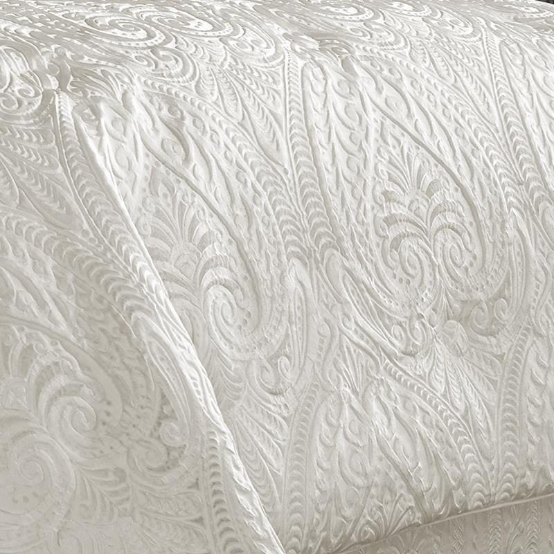 Bianco White 4-Piece Comforter Set By J Queen Comforter Sets By J. Queen New York