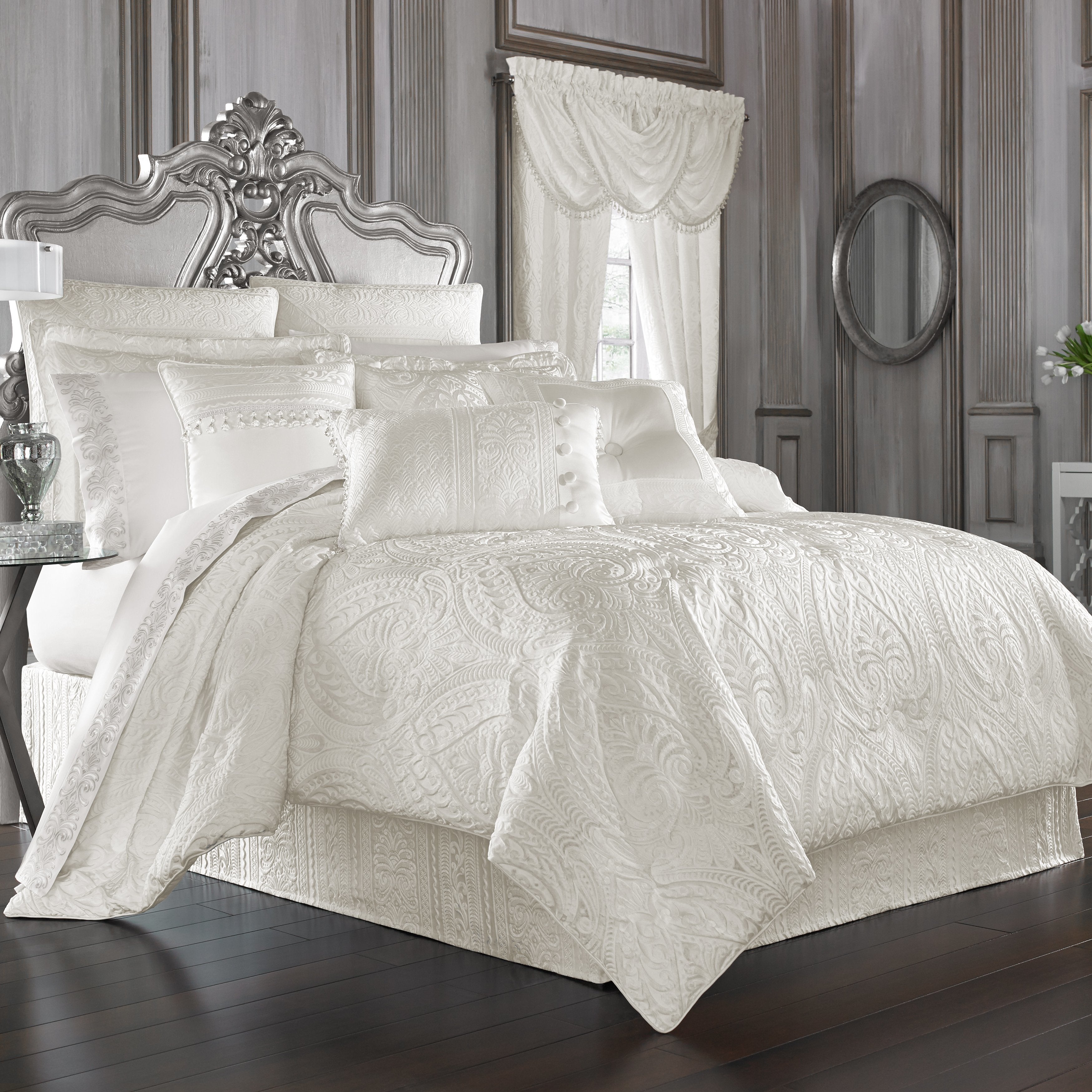 Bianco White 4-Piece Comforter Set By J Queen Comforter Sets By J. Queen New York