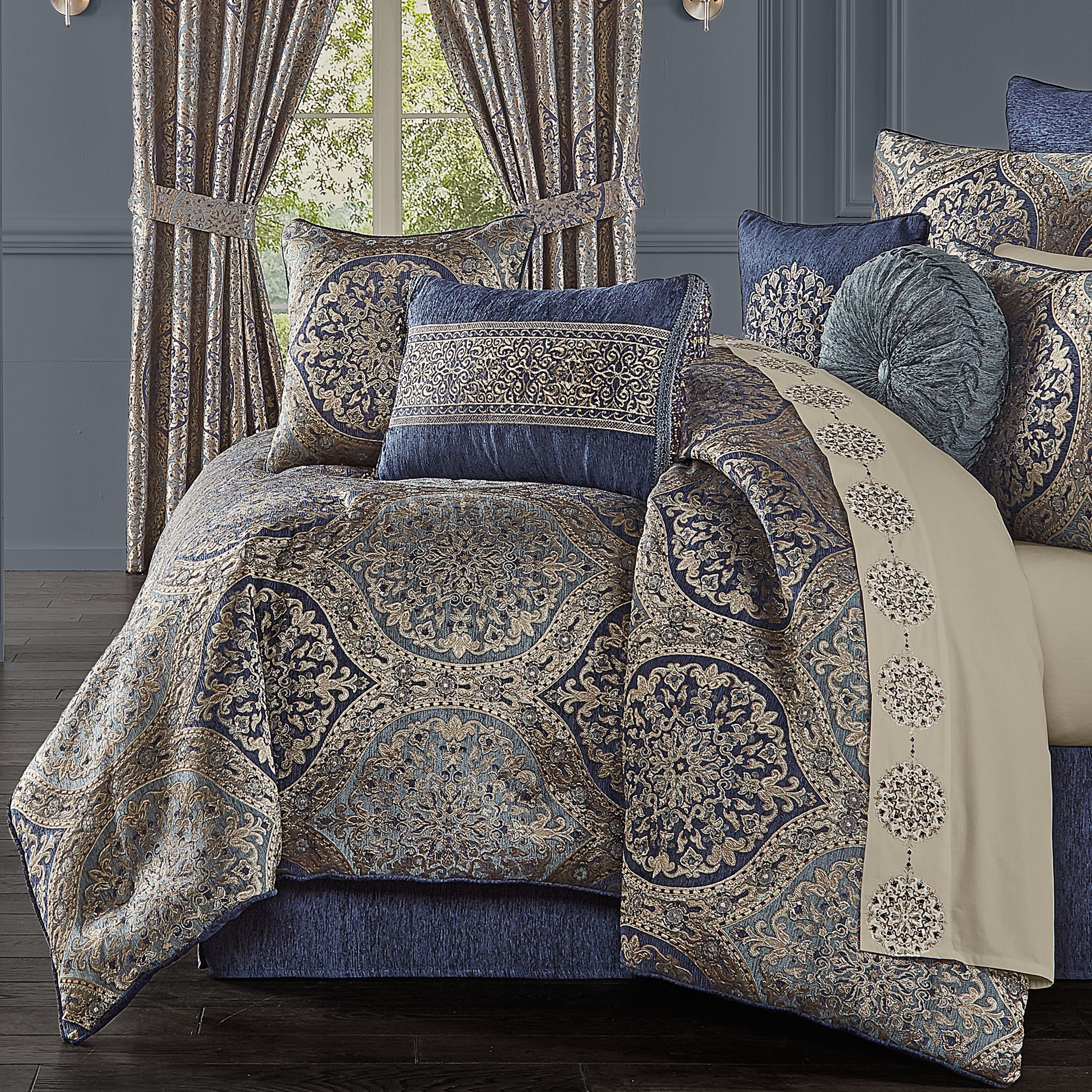 Botticelli Navy 4-Piece Comforter Set By J Queen Comforter Sets By J. Queen New York