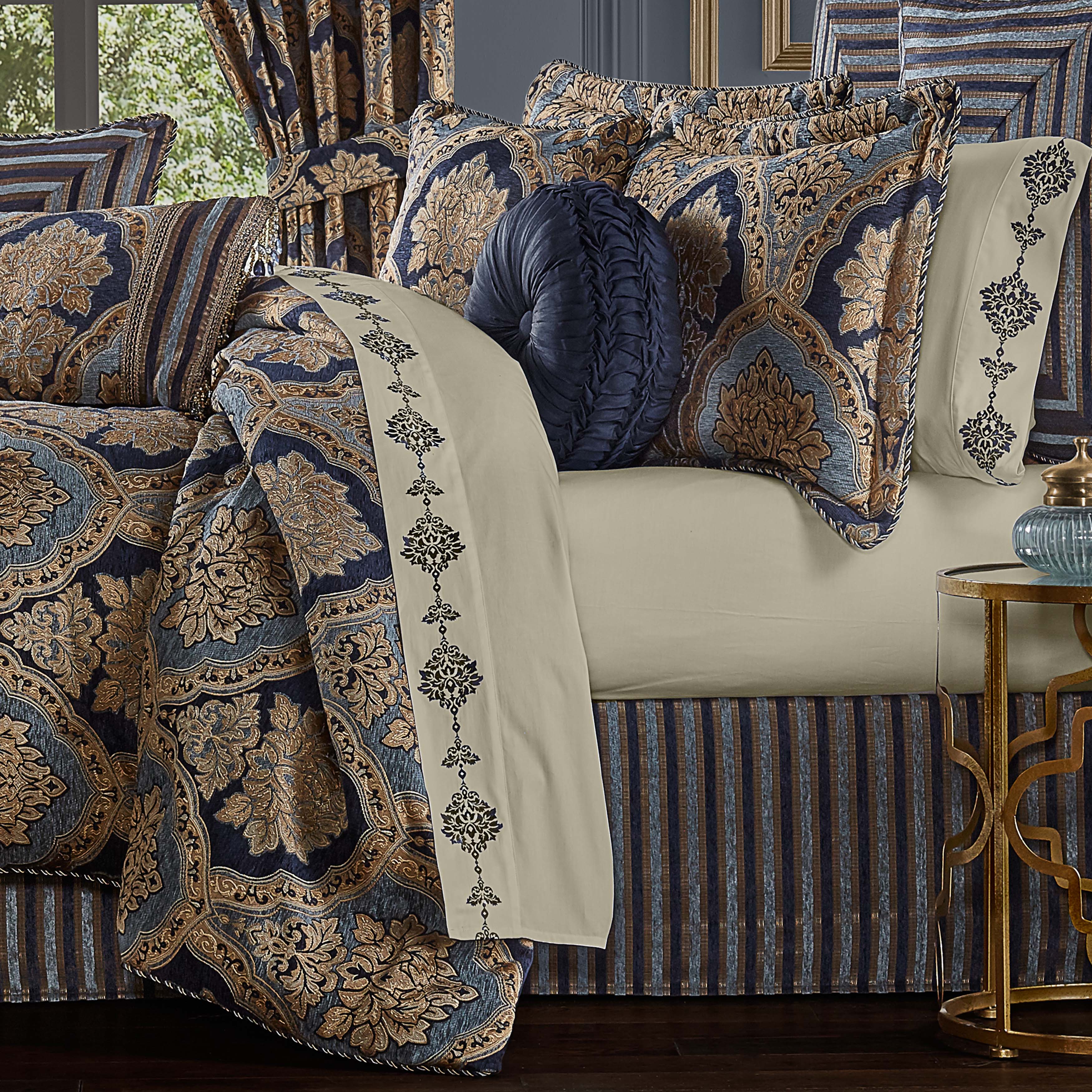 Bristol Indigo 4-Piece Comforter Set By J Queen Comforter Sets By J. Queen New York