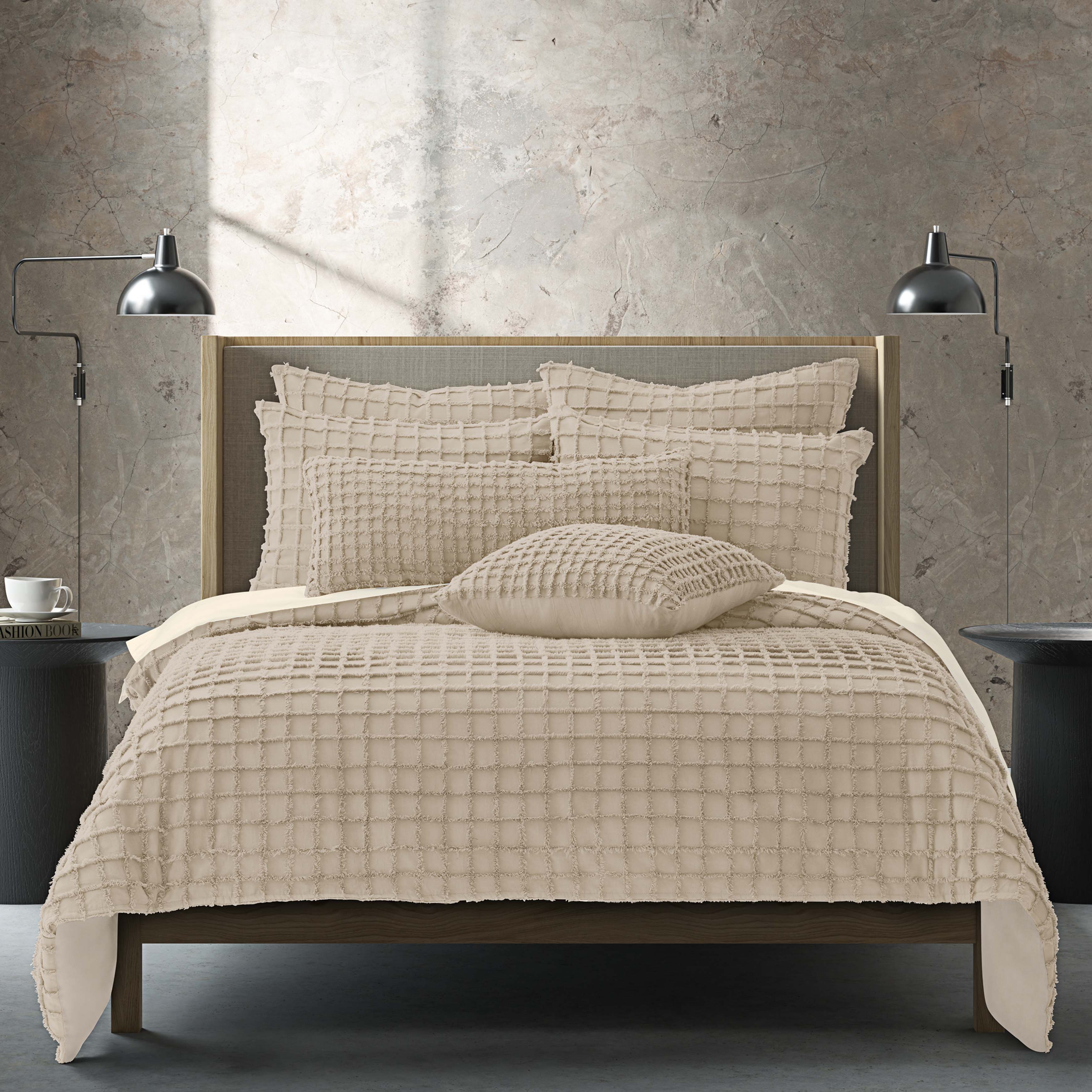Cameron Linen 3-Piece Duvet Cover Set By J Queen Duvet Covers By J. Queen New York