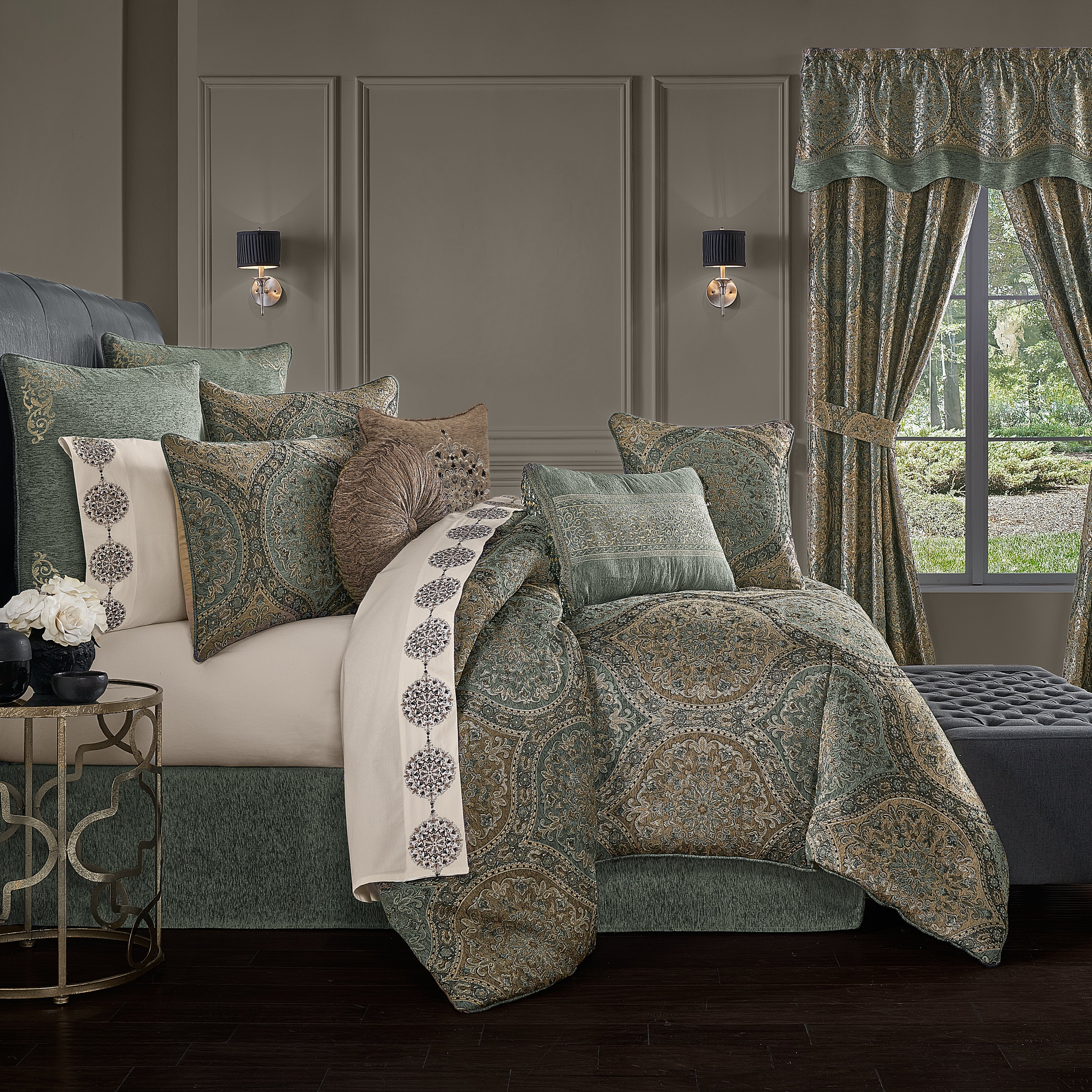 J Queen Dorset SPA 4-Piece Comforter Set in Queen- Final Sale Comforter Sets By US Office - Latest-bedding