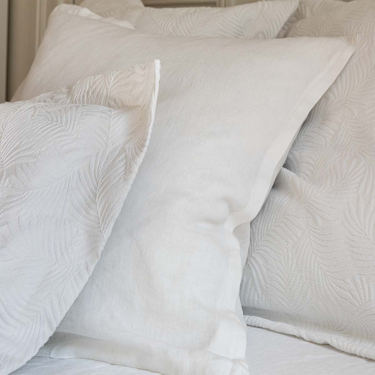 Empreinte White Bedspread Bedspread Set By Anne de Solène