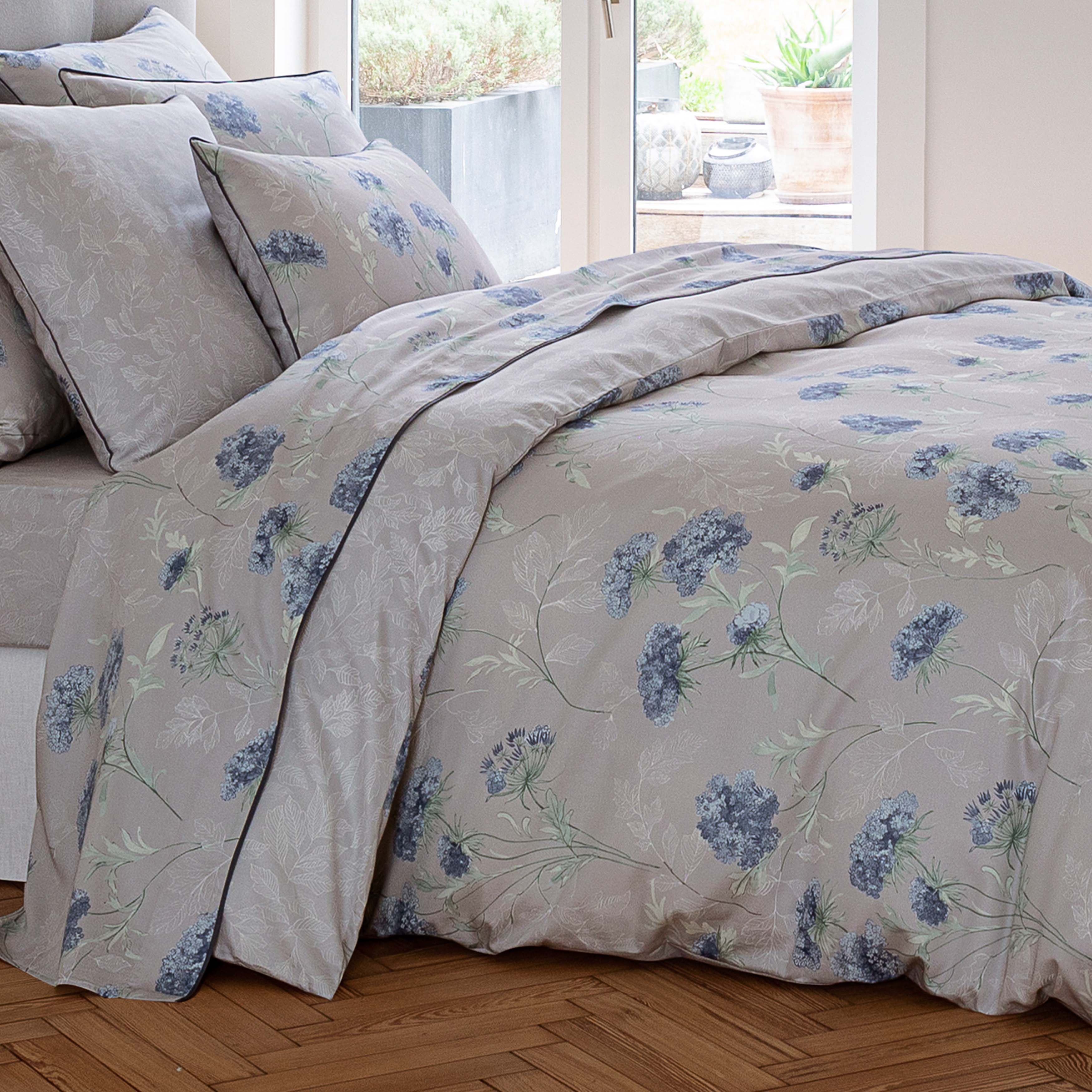 Esquisse Bleu Flat Sheet Flat Sheet By Anne de Solène