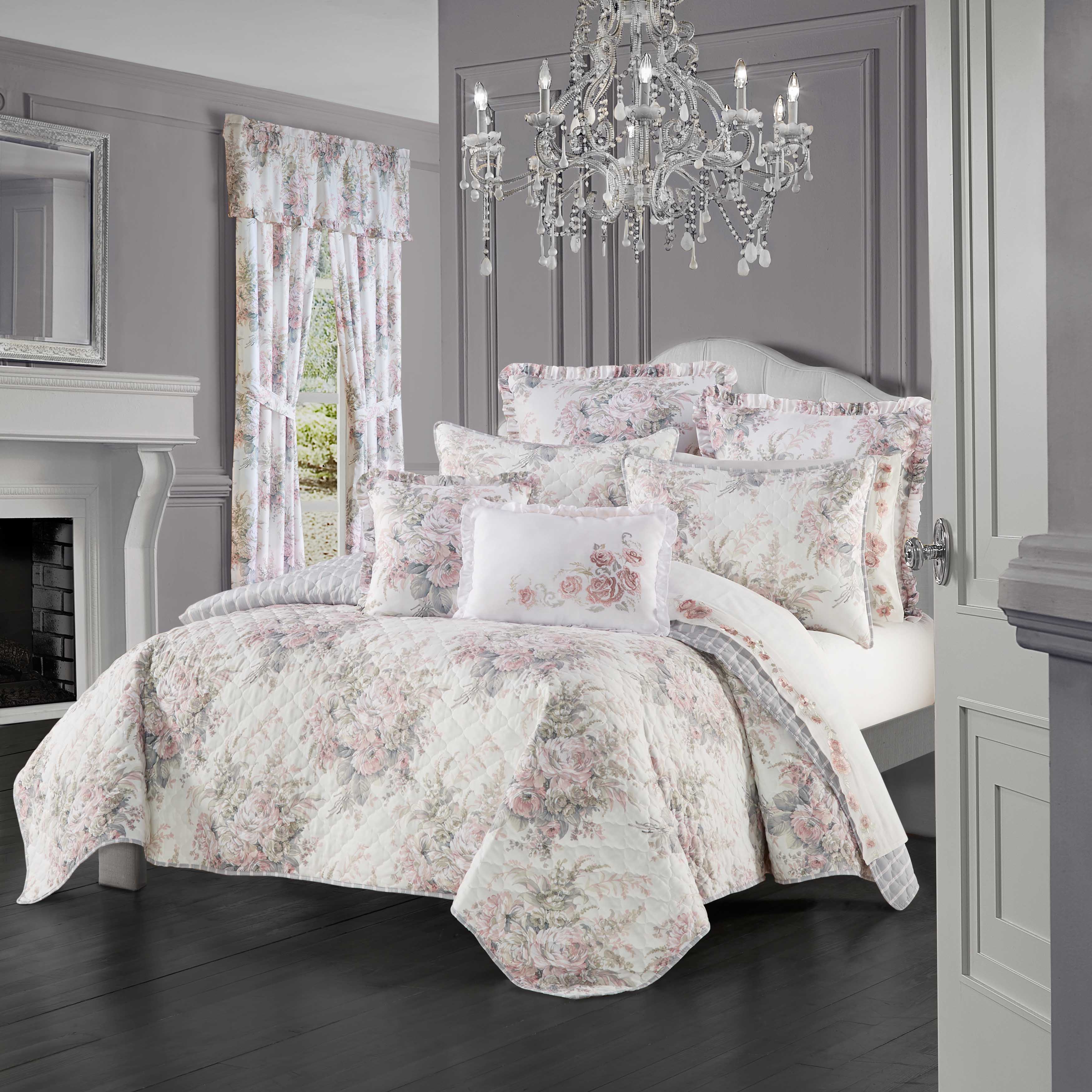 Estelle Blush 3-Piece Quilt Set Quilt Sets By J. Queen New York