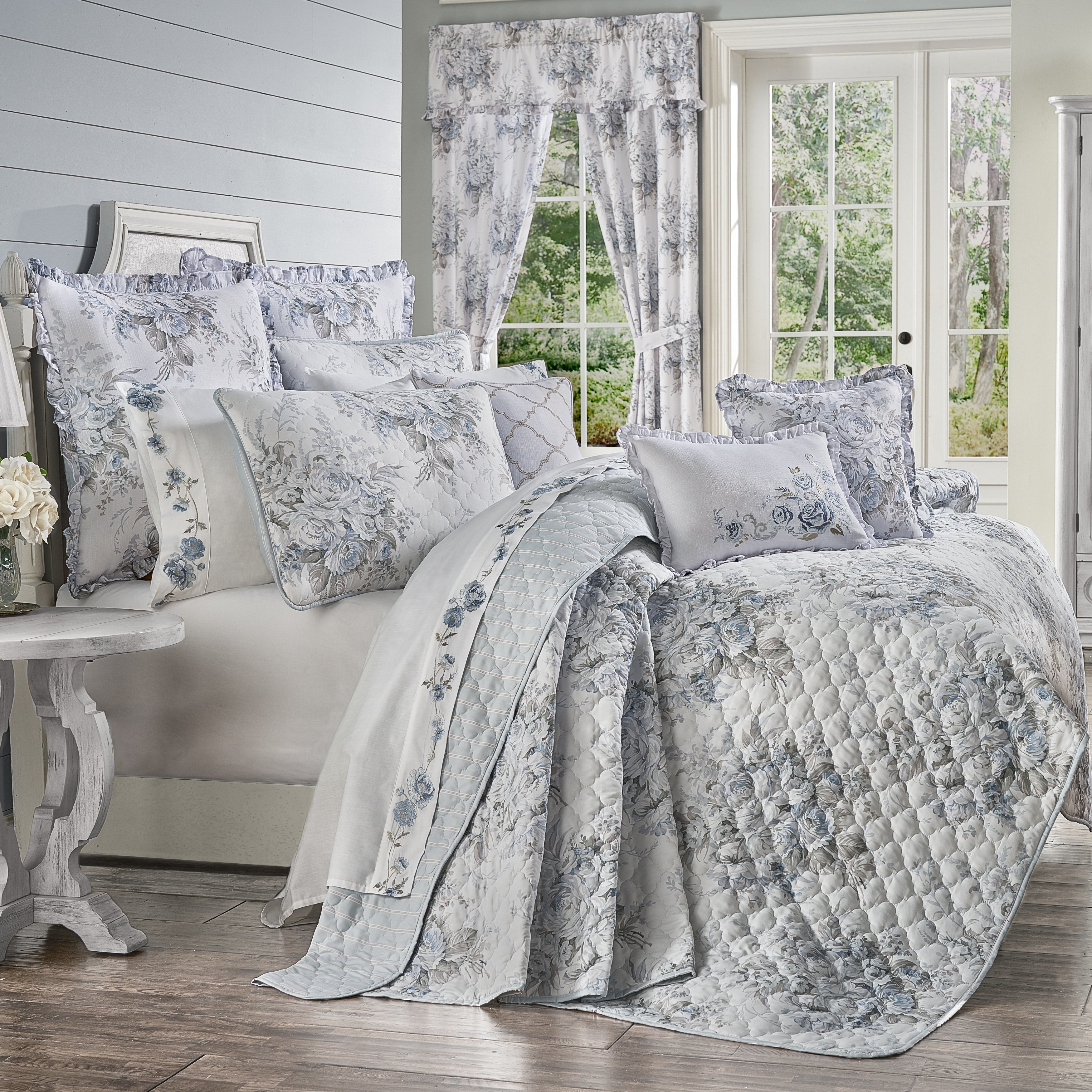 J Queen Estelle Blue 3-Piece Quilt Set in Twin- Final Sale Quilt Sets By US Office - Latest-bedding