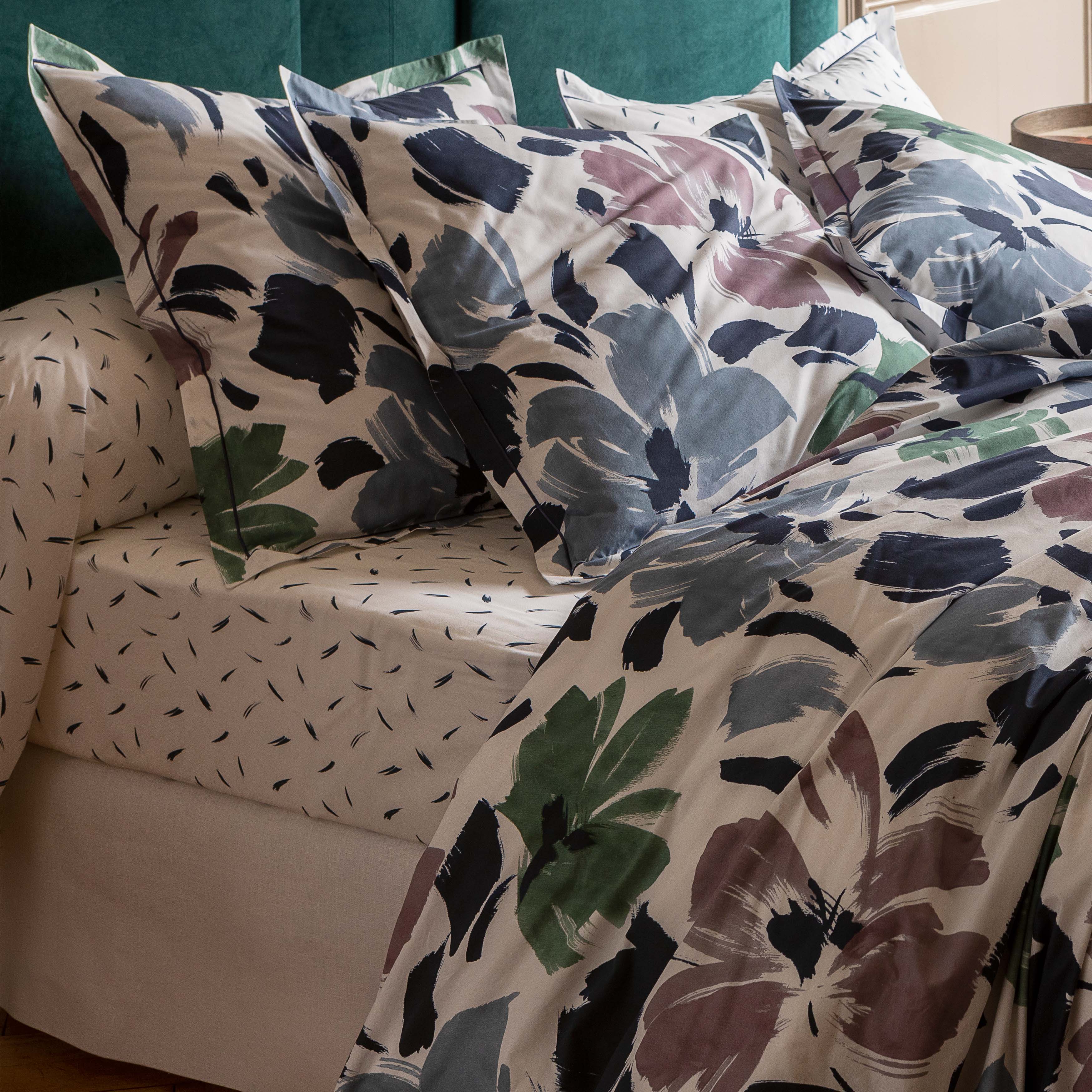 Face a Face Bleu Fitted Sheet Fitted Sheet By Anne de Solène