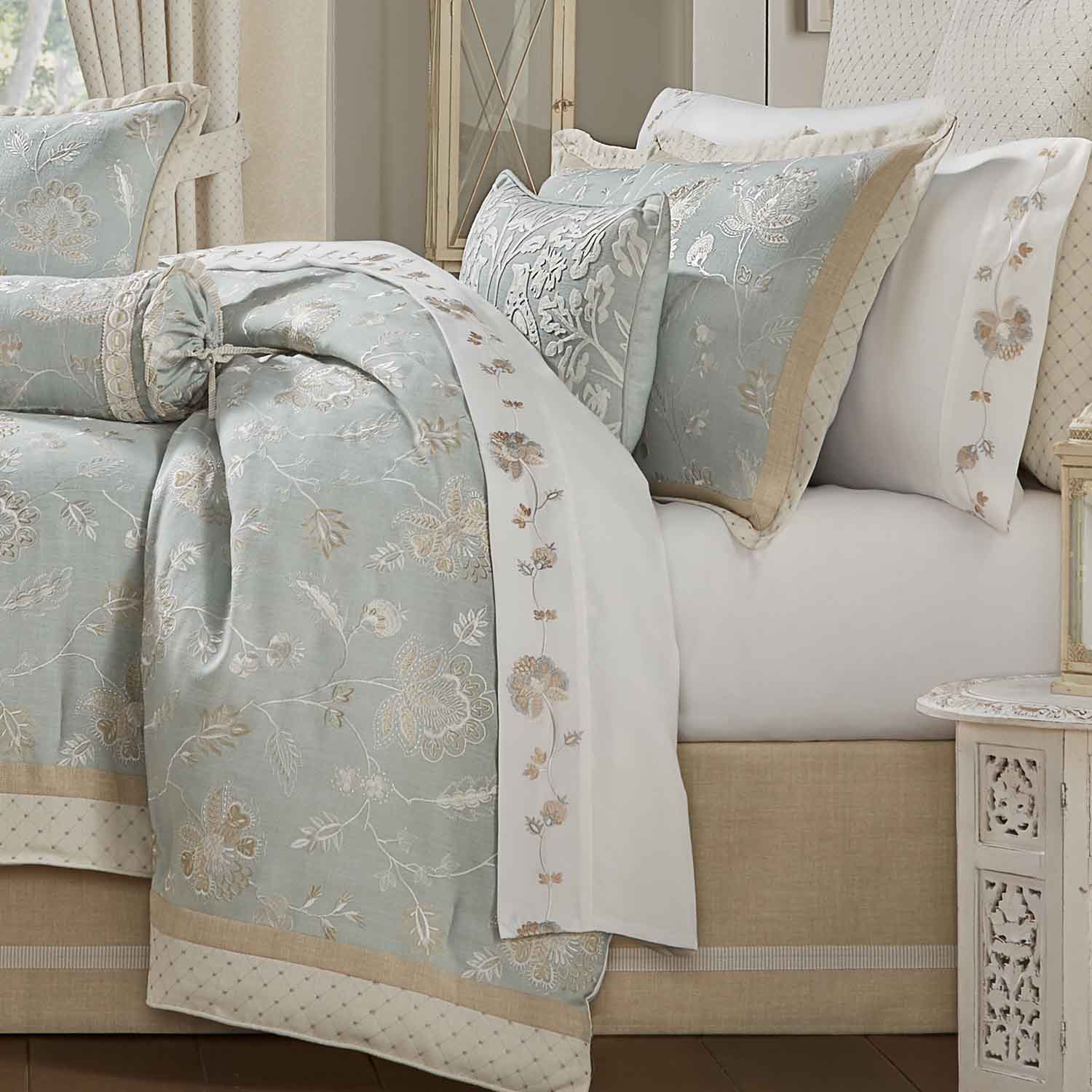 Garden View SPA 4-Piece Comforter Set By J Queen Comforter Sets By J. Queen New York