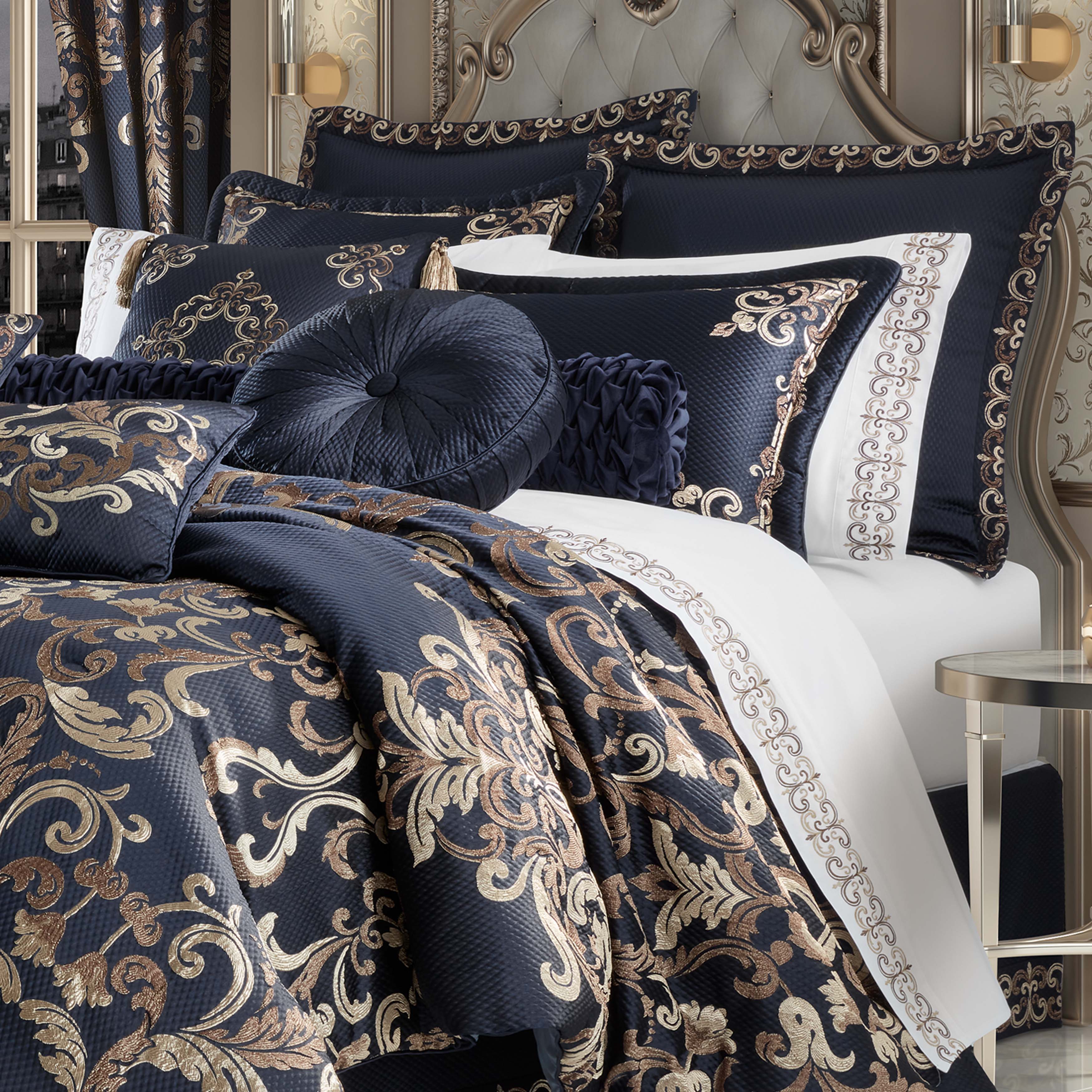 Giardino Blue 4-Piece Comforter Set By J Queen Comforter Sets By J. Queen New York