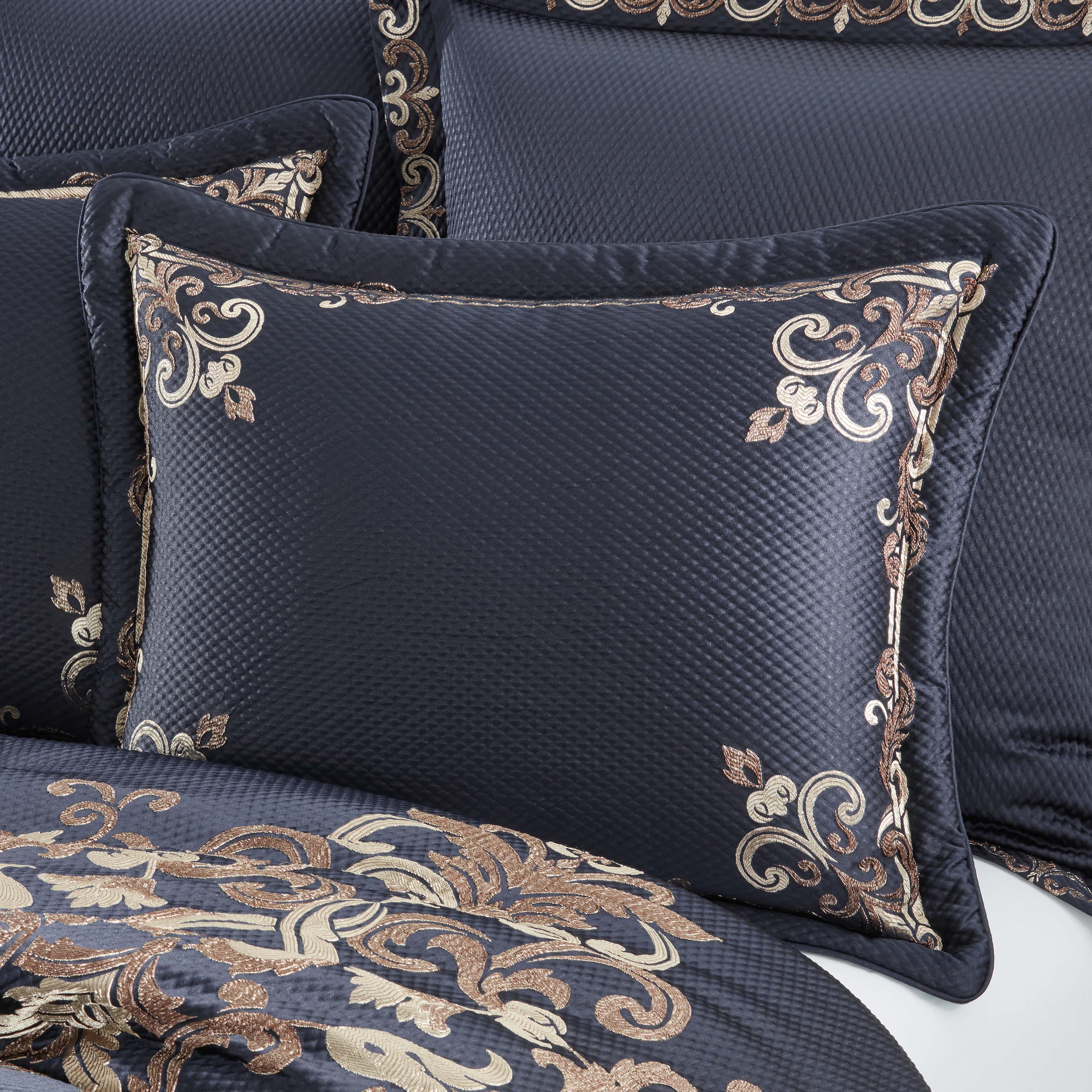 Giardino Blue 4-Piece Comforter Set By J Queen Comforter Sets By J. Queen New York
