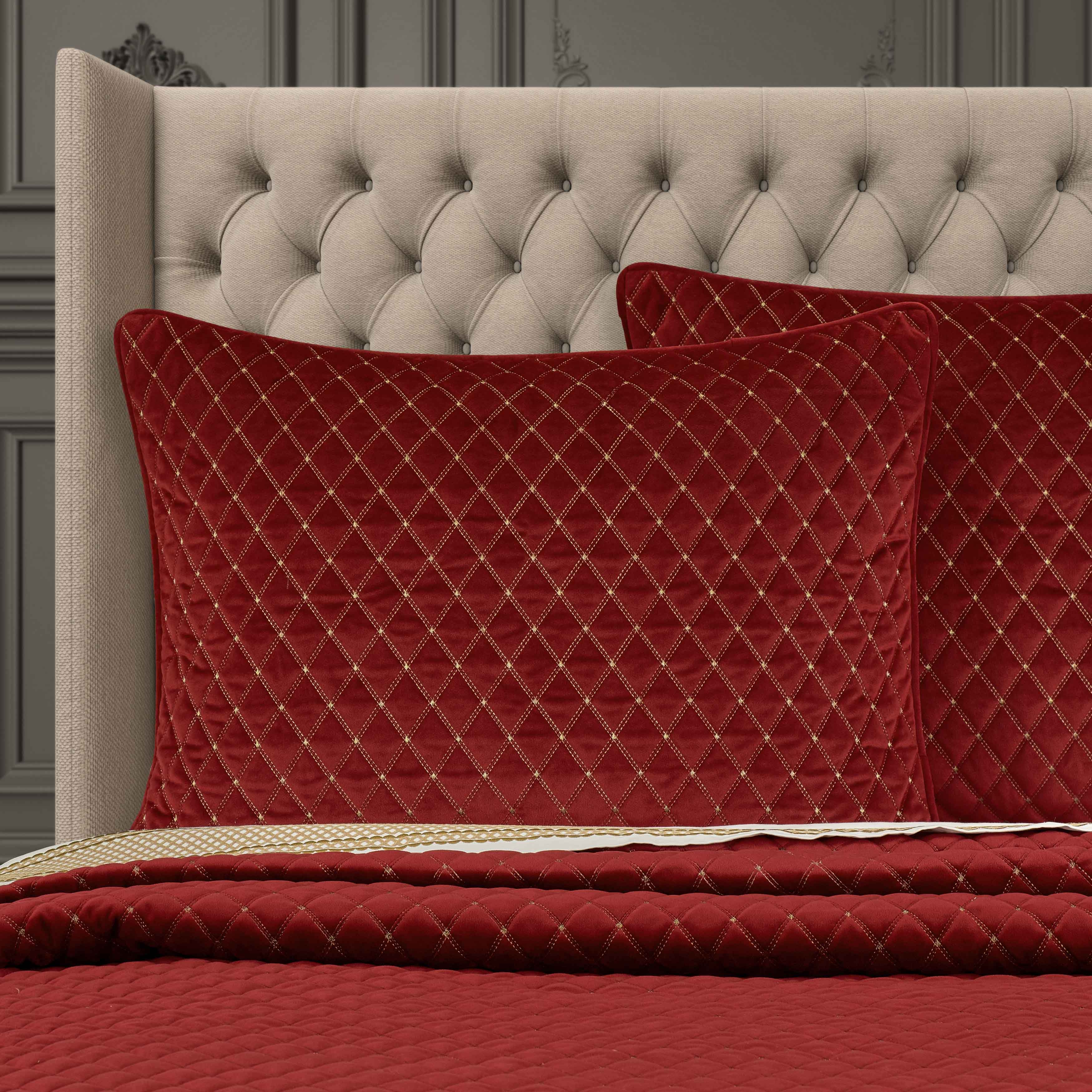 Grandeur Crimson 3-Piece Quilt Set Quilt Sets By J. Queen New York