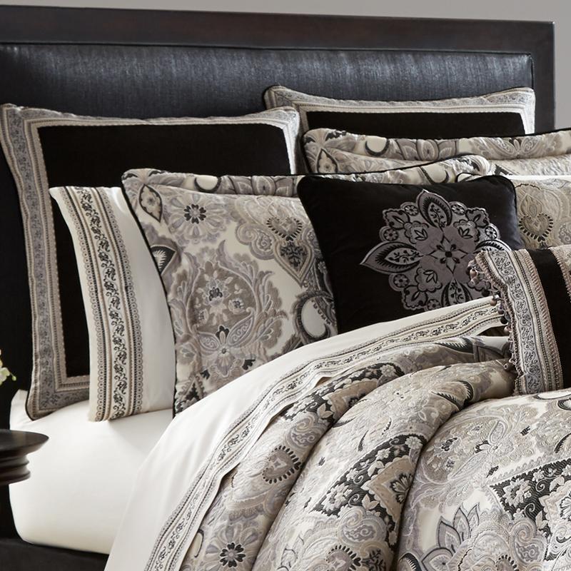 J Queen Guiliana Silver/Black 4-Piece Comforter Set in King- Final Sale Comforter Sets By US Office - Latest-bedding
