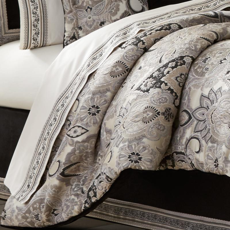 J Queen Guiliana Silver/Black 4-Piece Comforter Set in King- Final Sale Comforter Sets By US Office - Latest-bedding
