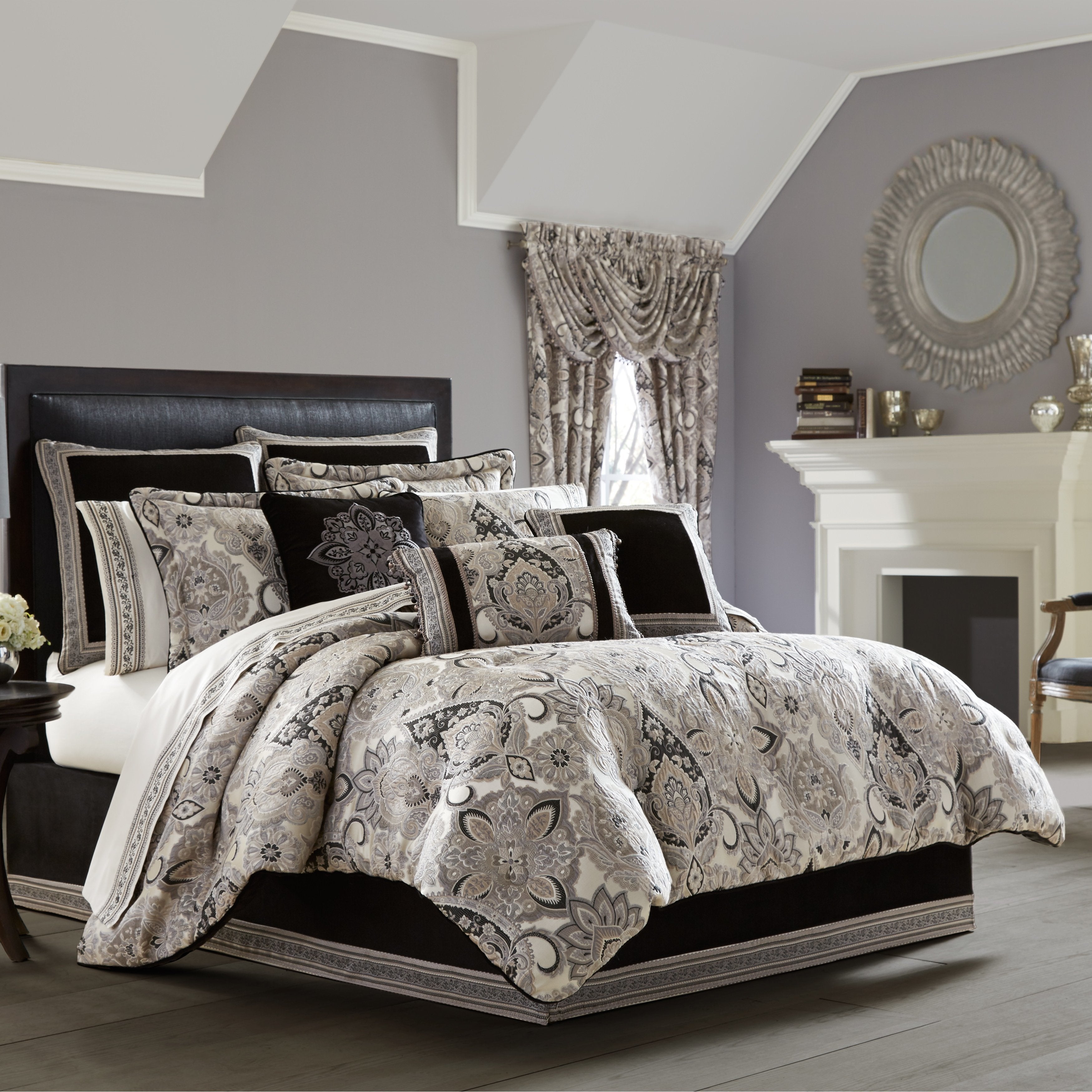 J Queen Guiliana Silver/Black 4-Piece Comforter Set in King- Final Sale Comforter Sets By US Office - Latest-bedding